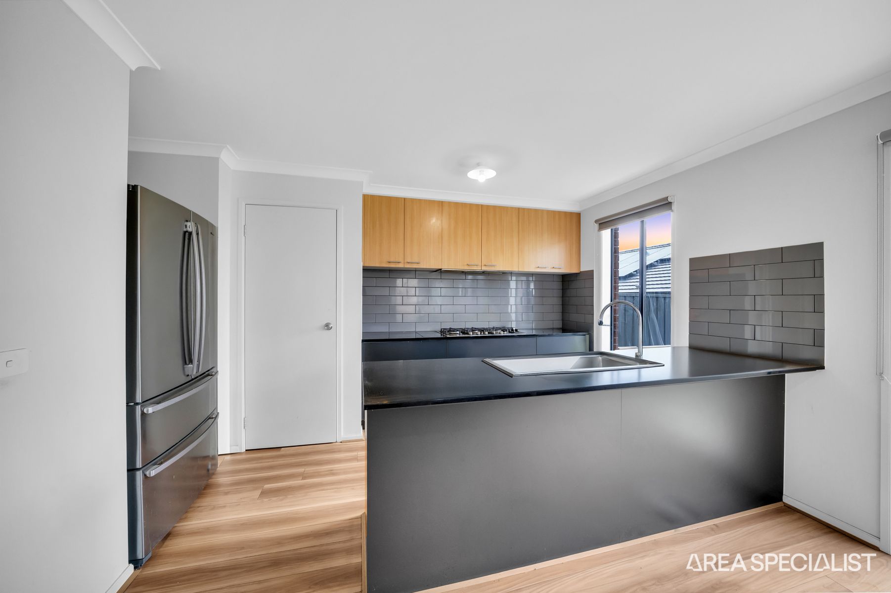 6 Porter Street, Werribee, VIC 3030, Werribee - Thumbnail 3