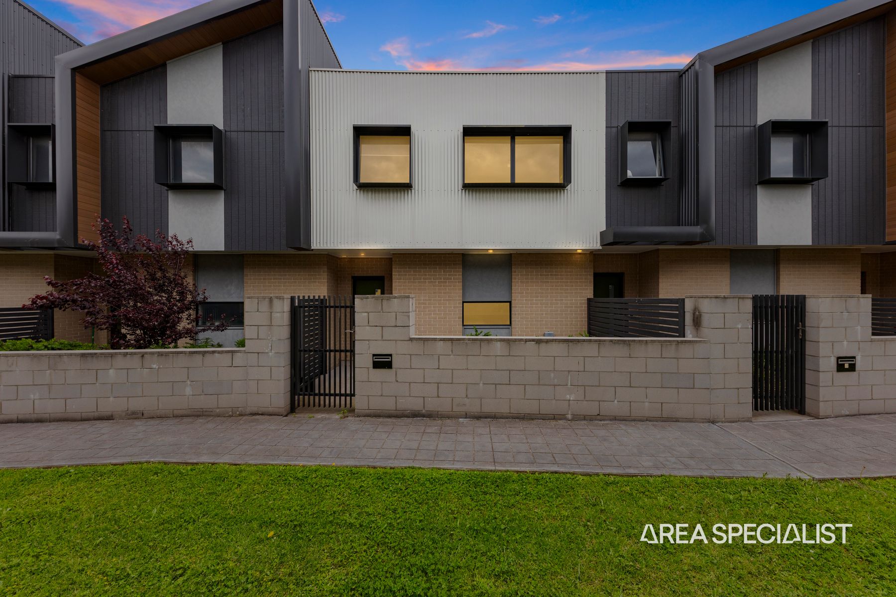 6 Kanuri Way, Pakenham, VIC 3810, Pakenham - Thumbnail 2