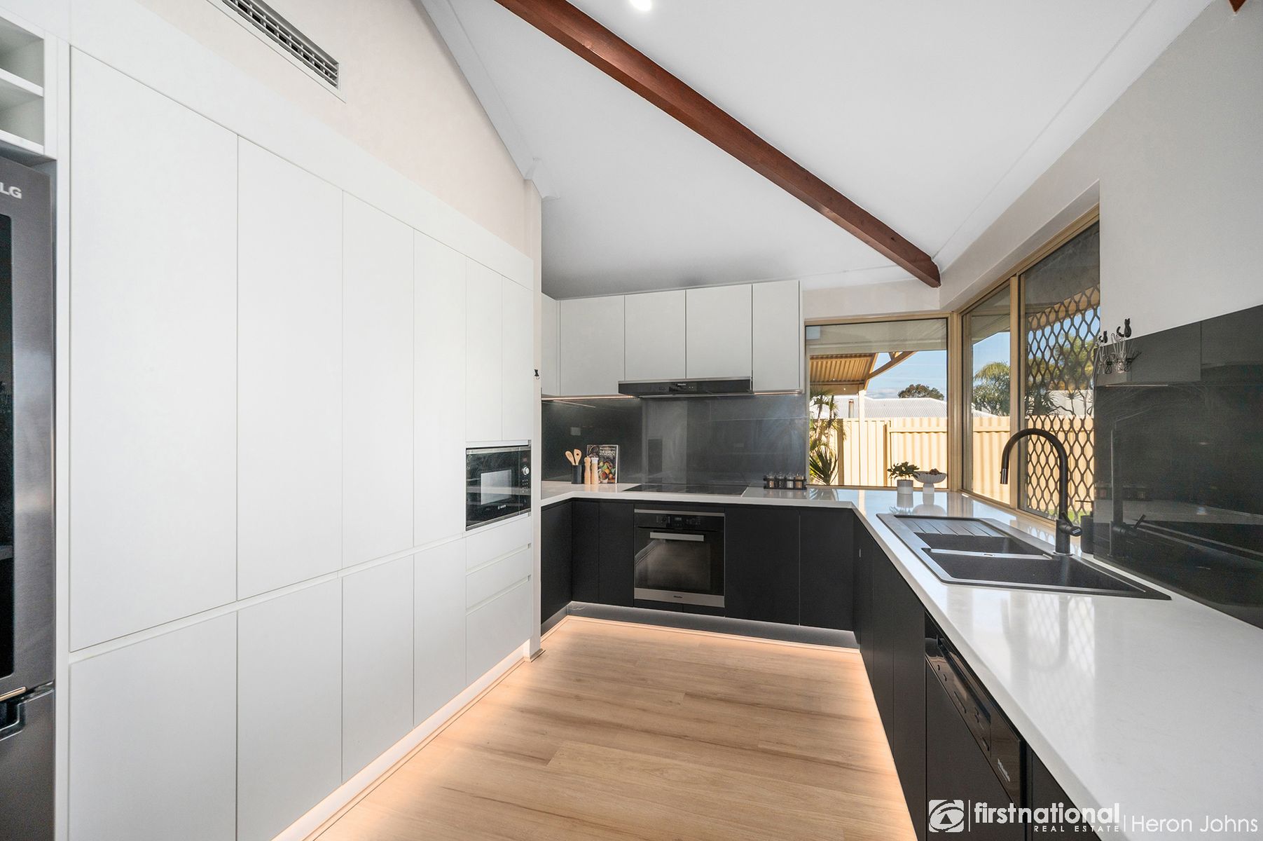 7 Sellen Court, Leeming WA 6149, Leeming - Thumbnail 3