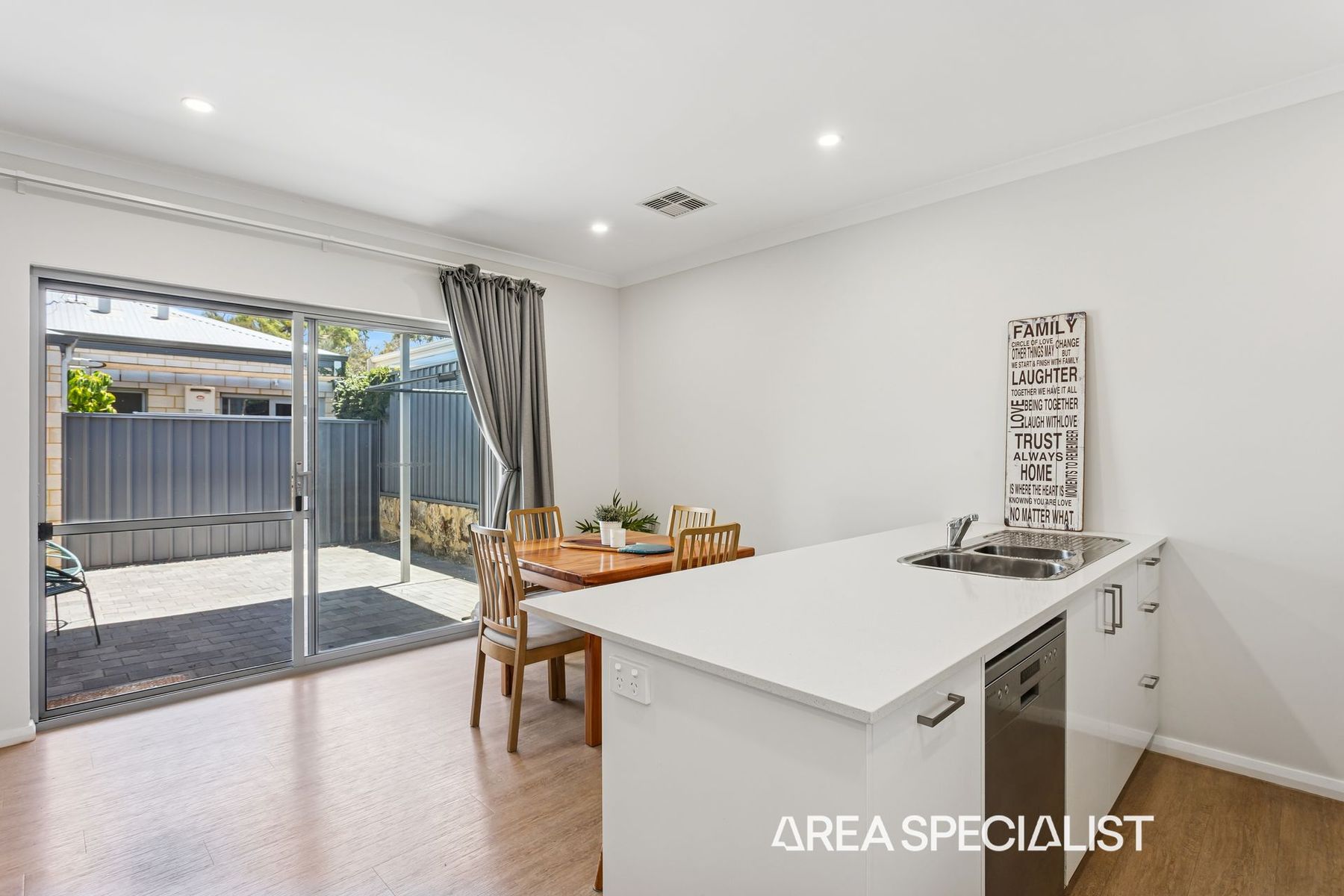304 B Warwick Road, Warwick, WA 6024, Warwick - Thumbnail 5