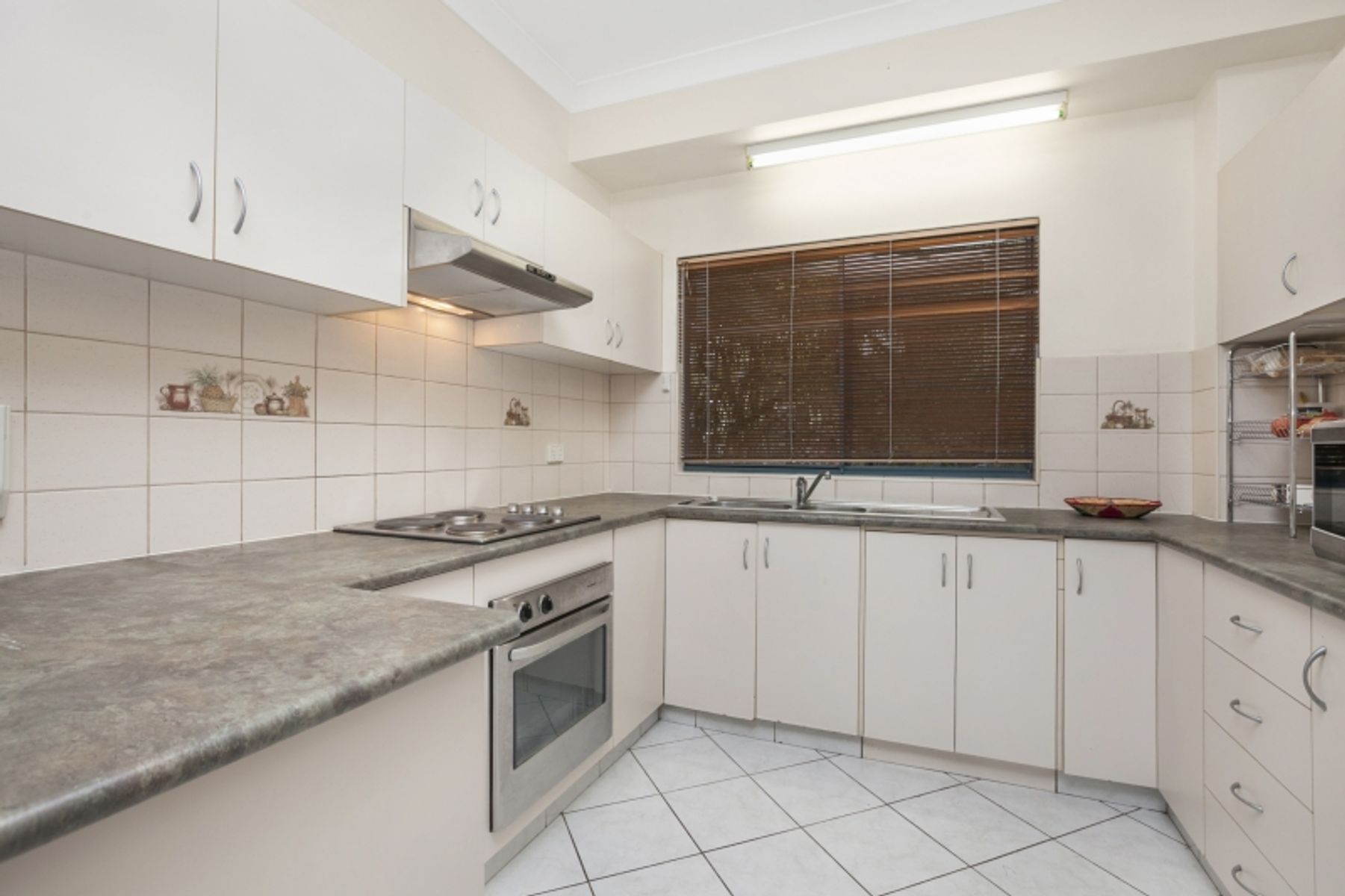 4/148 Mitchell Street, Darwin City NT 0800, Darwin City - Thumbnail 2