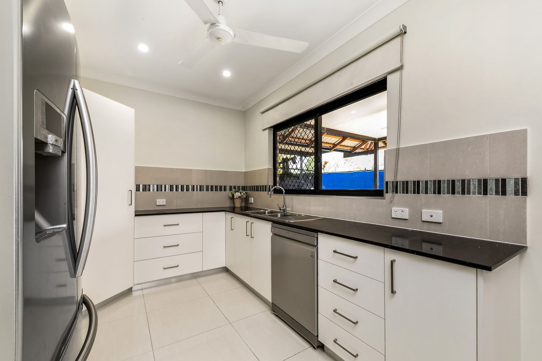24 Damascene Crescent, Bellamack NT 0832, Bellamack - Thumbnail 2