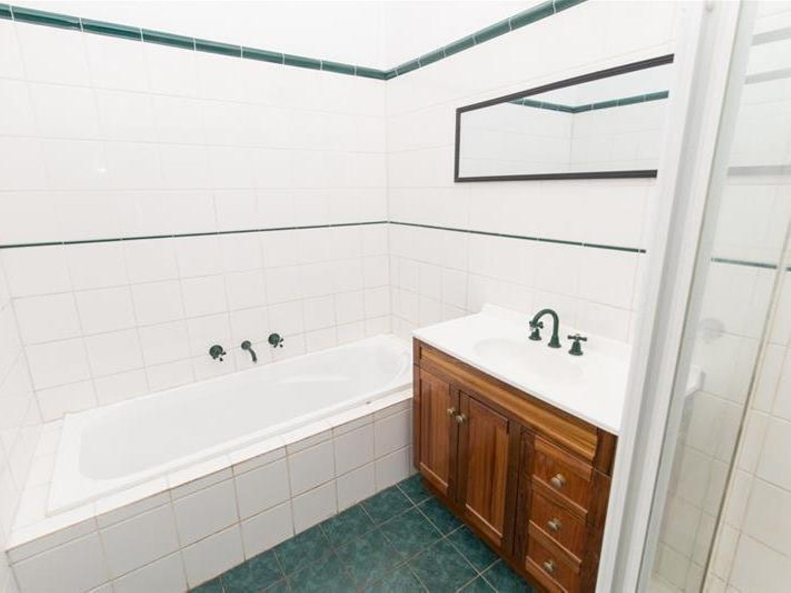 13 Waltham Avenue, Mildura - Thumbnail 8
