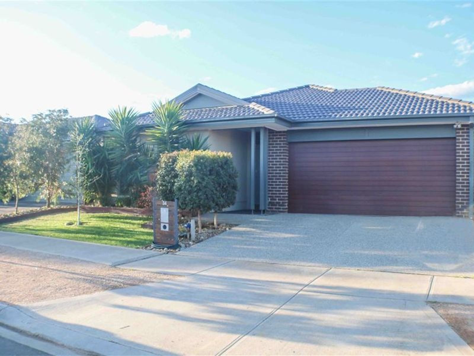 34 Carramar Drive, Melton West, VIC 3337, Melton West - Thumbnail 2