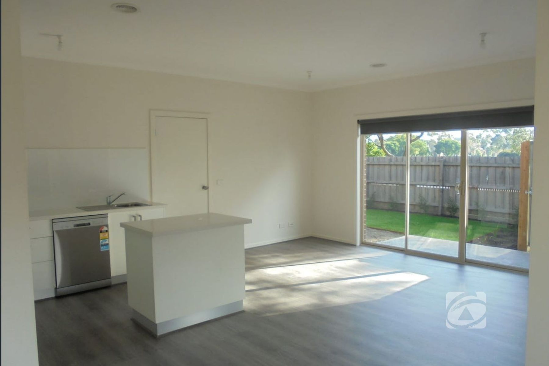 7/50 Dawn Avenue, Dandenong VIC 3175, Dandenong - Thumbnail 3
