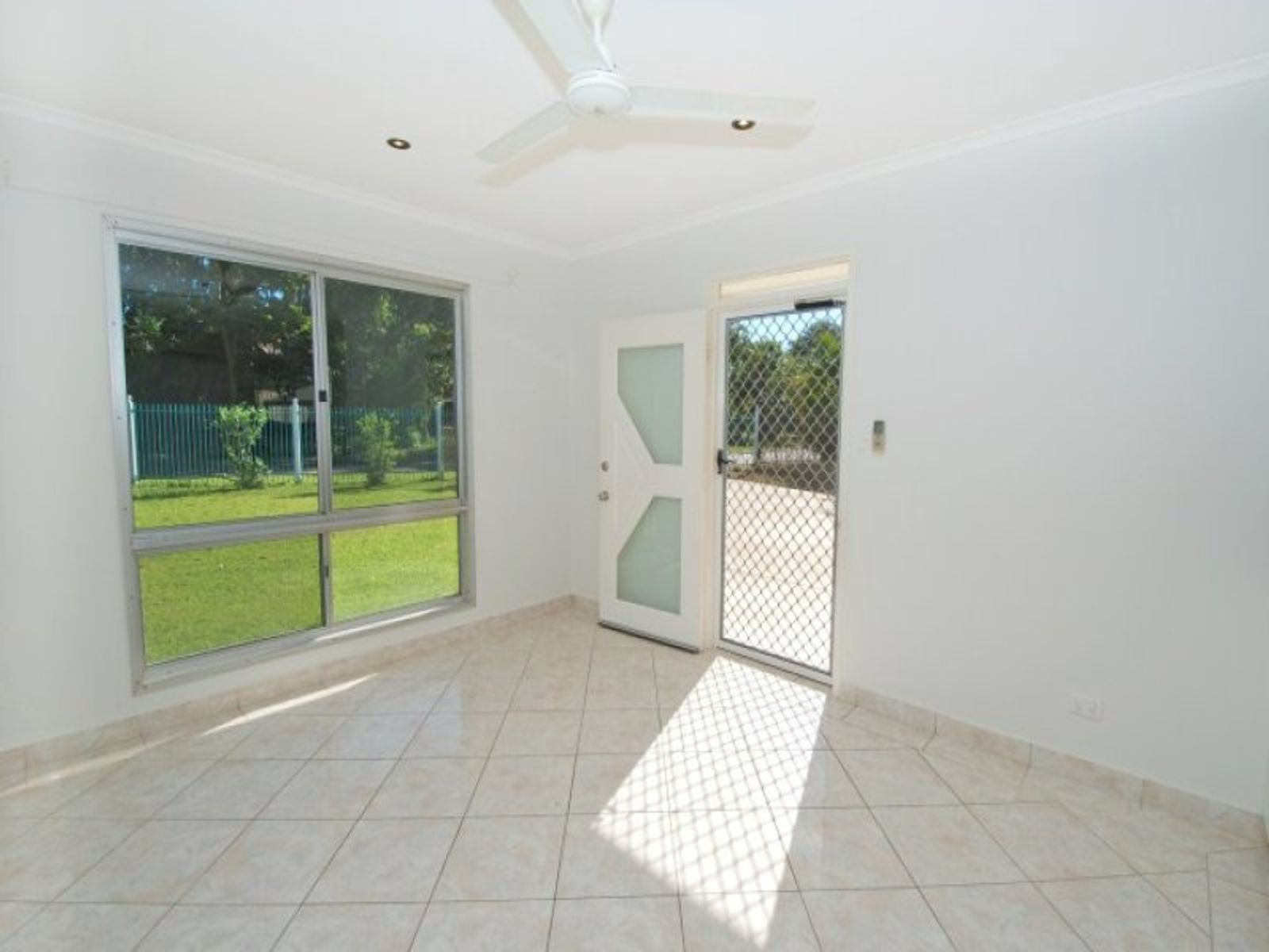19 Eaton Place, Karama NT 0812, Karama - Thumbnail 4