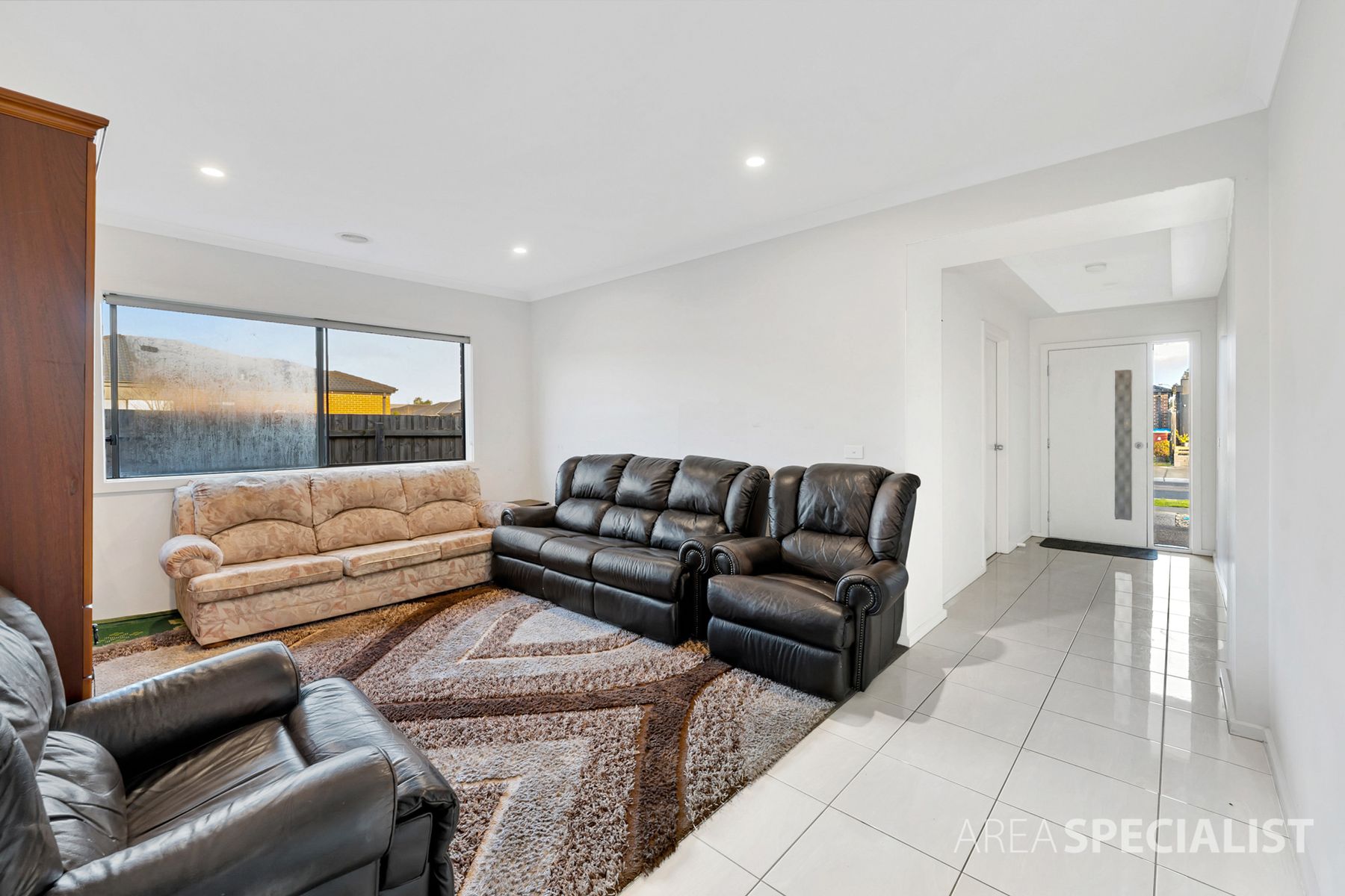 5 Corvette Avenue, Cranbourne East, VIC 3977, Cranbourne East - Thumbnail 2
