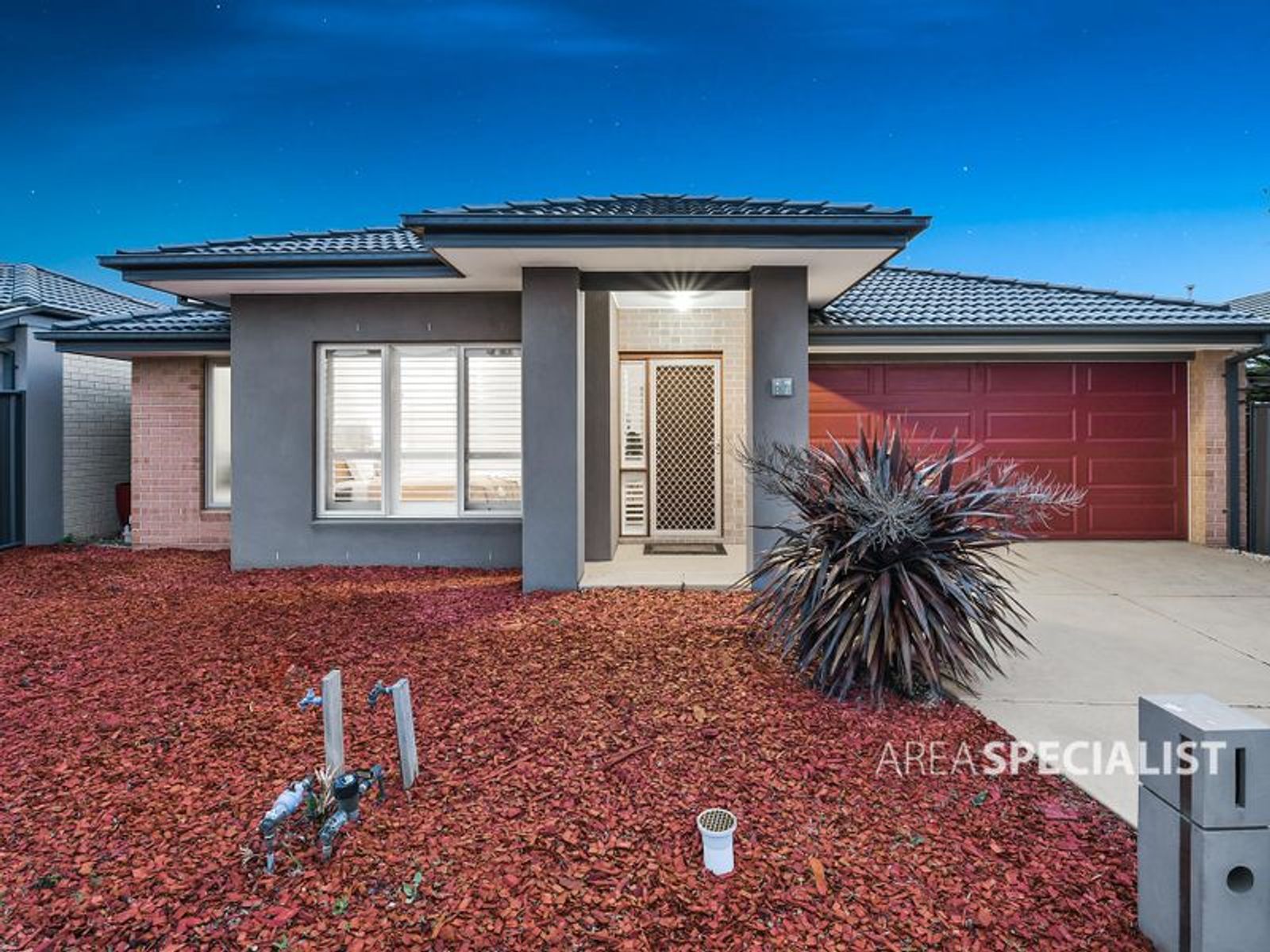 17 Minerva Avenue, Cranbourne West, VIC 3977, Cranbourne West - Thumbnail 2