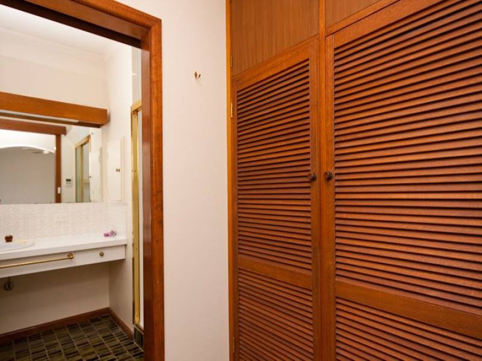 184 Fifth Street, Nichols Point - Thumbnail 7