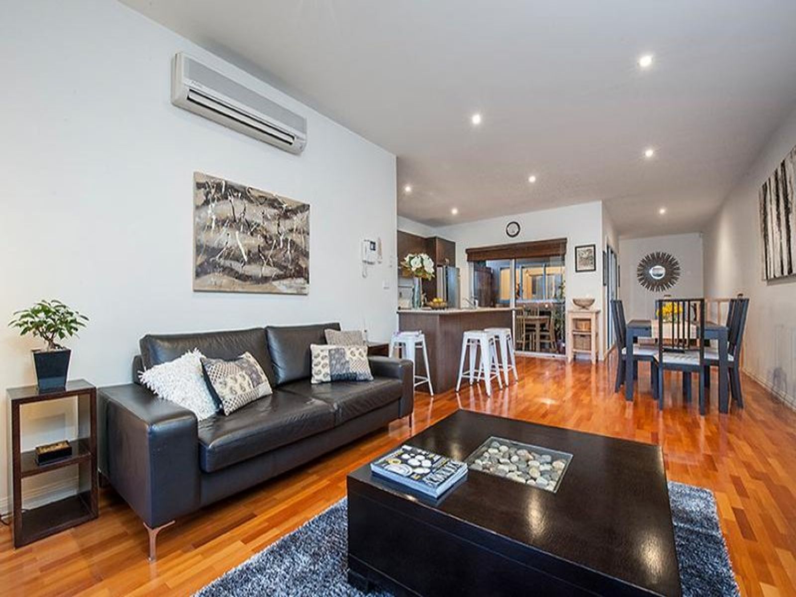 15 Hockey Lane, Ascot Vale - Thumbnail 2