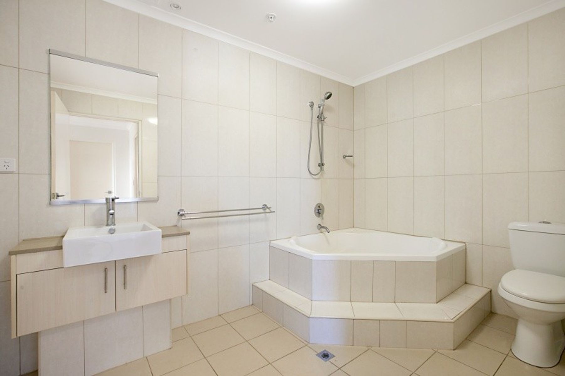 30/96 Woods Street, Darwin City NT 0800, Darwin City - Thumbnail 5