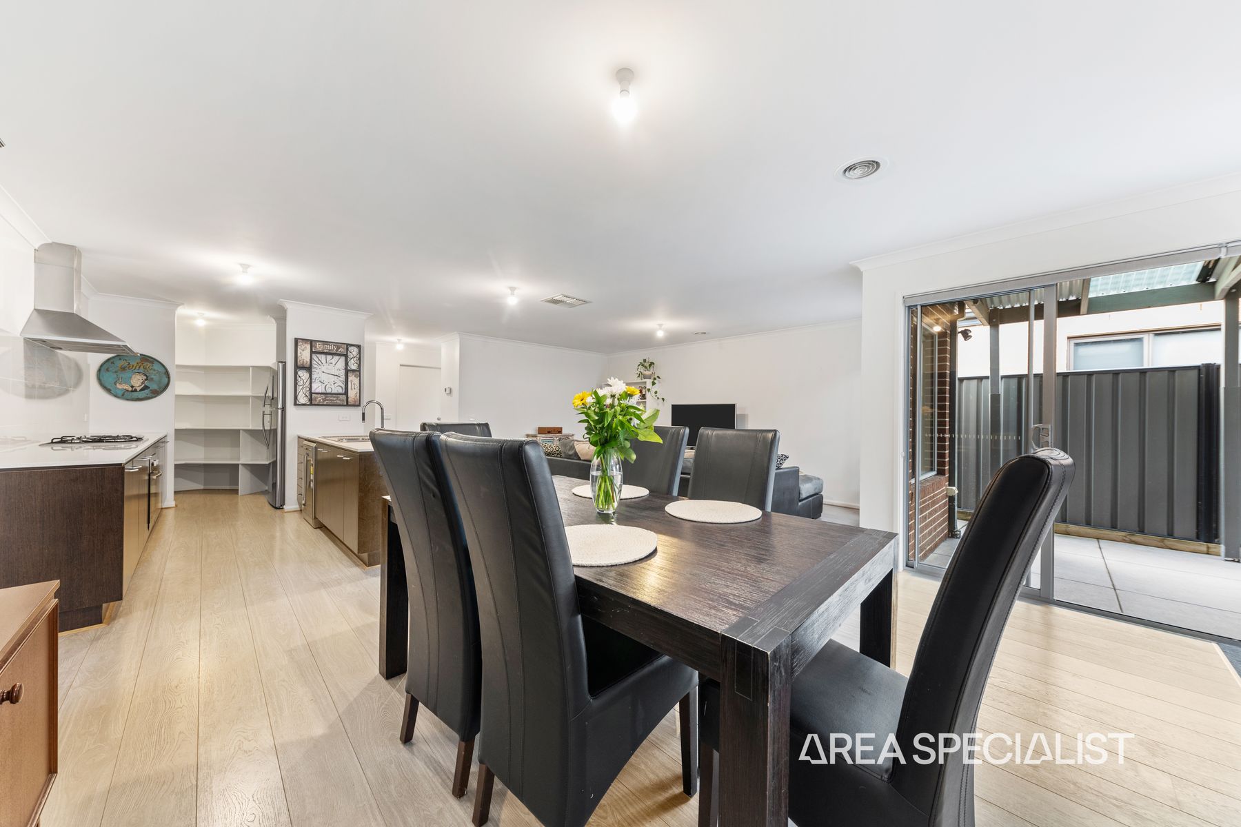8 Westphalian Rise, Clyde North, VIC 3978, Clyde North - Thumbnail 4