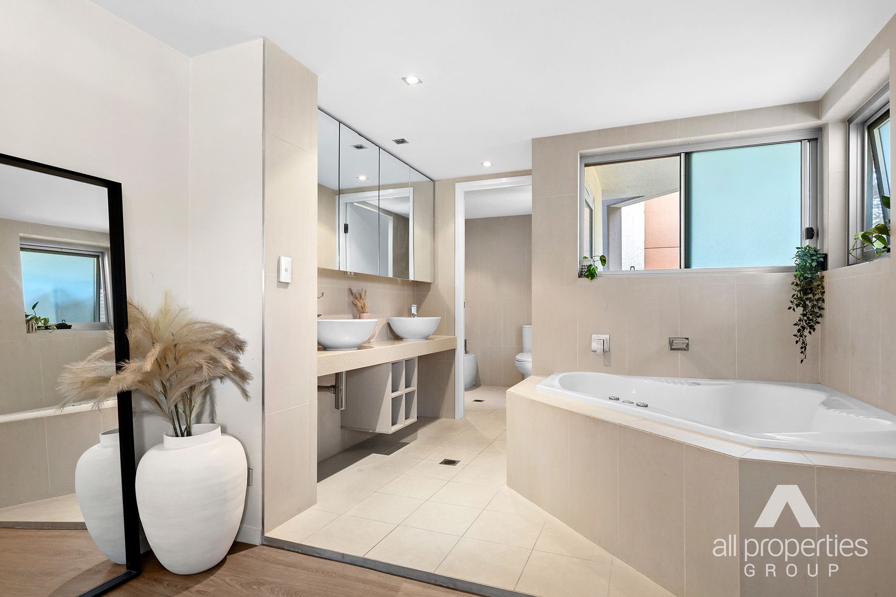 18/53 Darrambal Street, Surfers Paradise QLD 4217, Surfers Paradise - Thumbnail 8