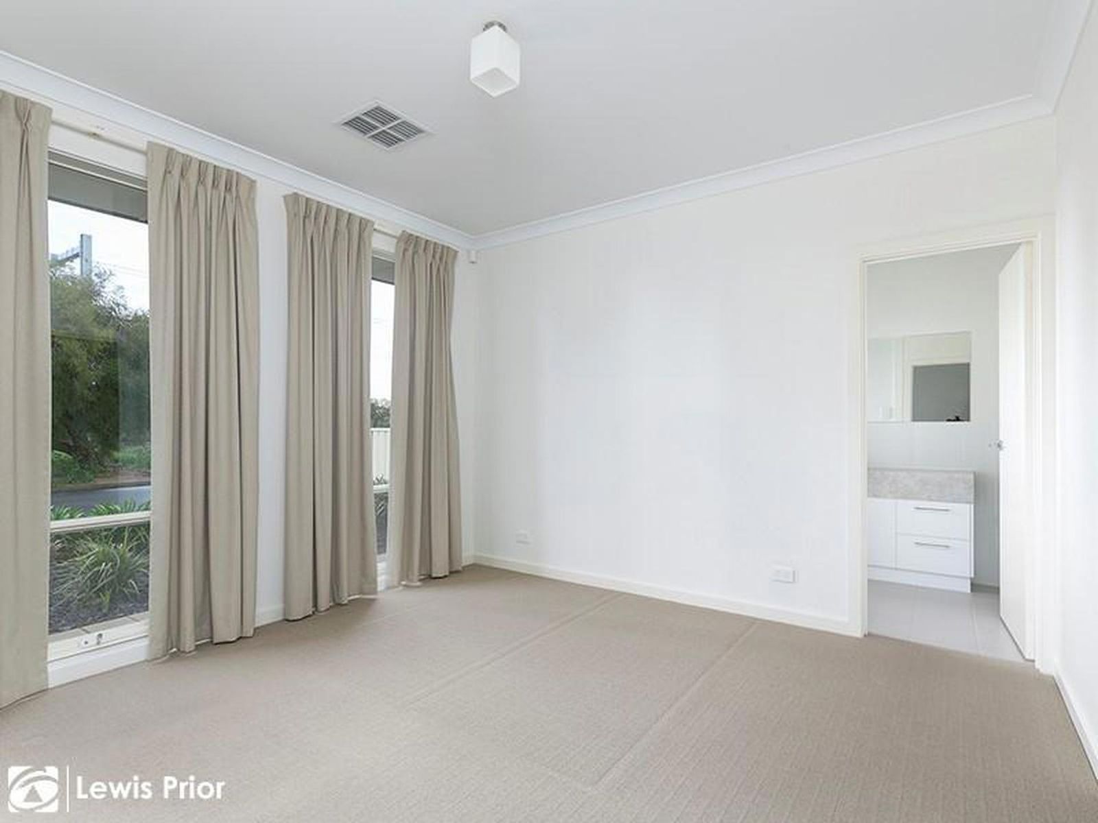 18 Crozier Terrace, Oaklands Park SA 5046, Oaklands Park - Thumbnail 5