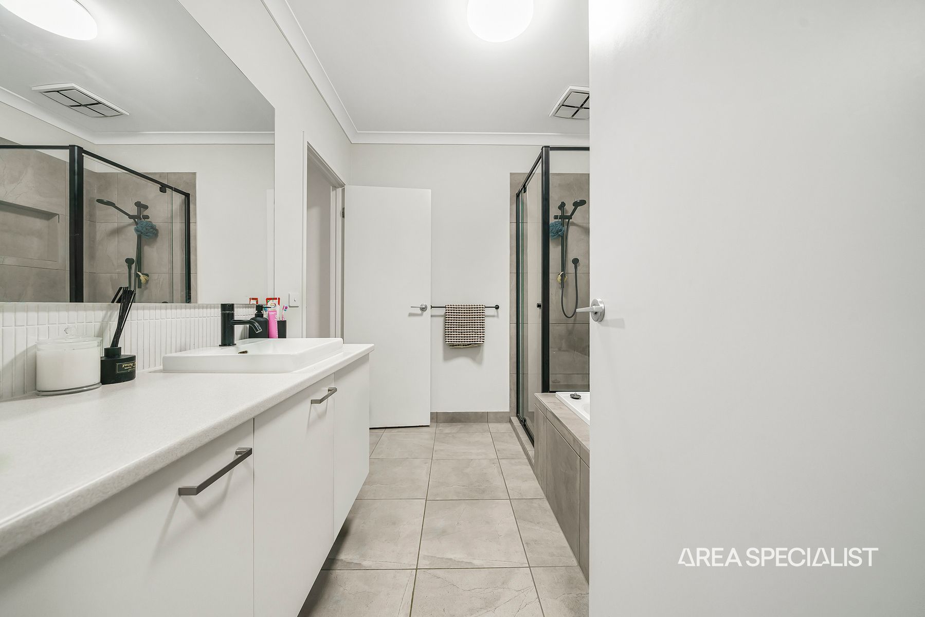 39 Inglewood Drive, Werribee, Werribee - Thumbnail 7