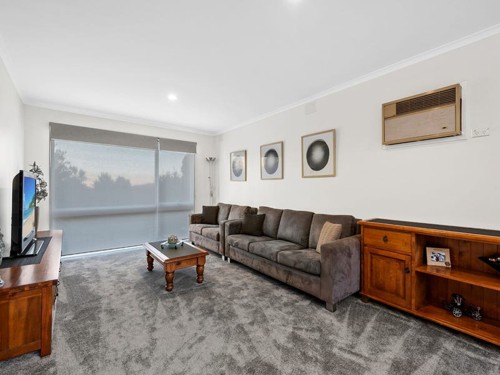 42 Scotsburn Way, Endeavour Hills, VIC 3802, Endeavour Hills - Thumbnail 2