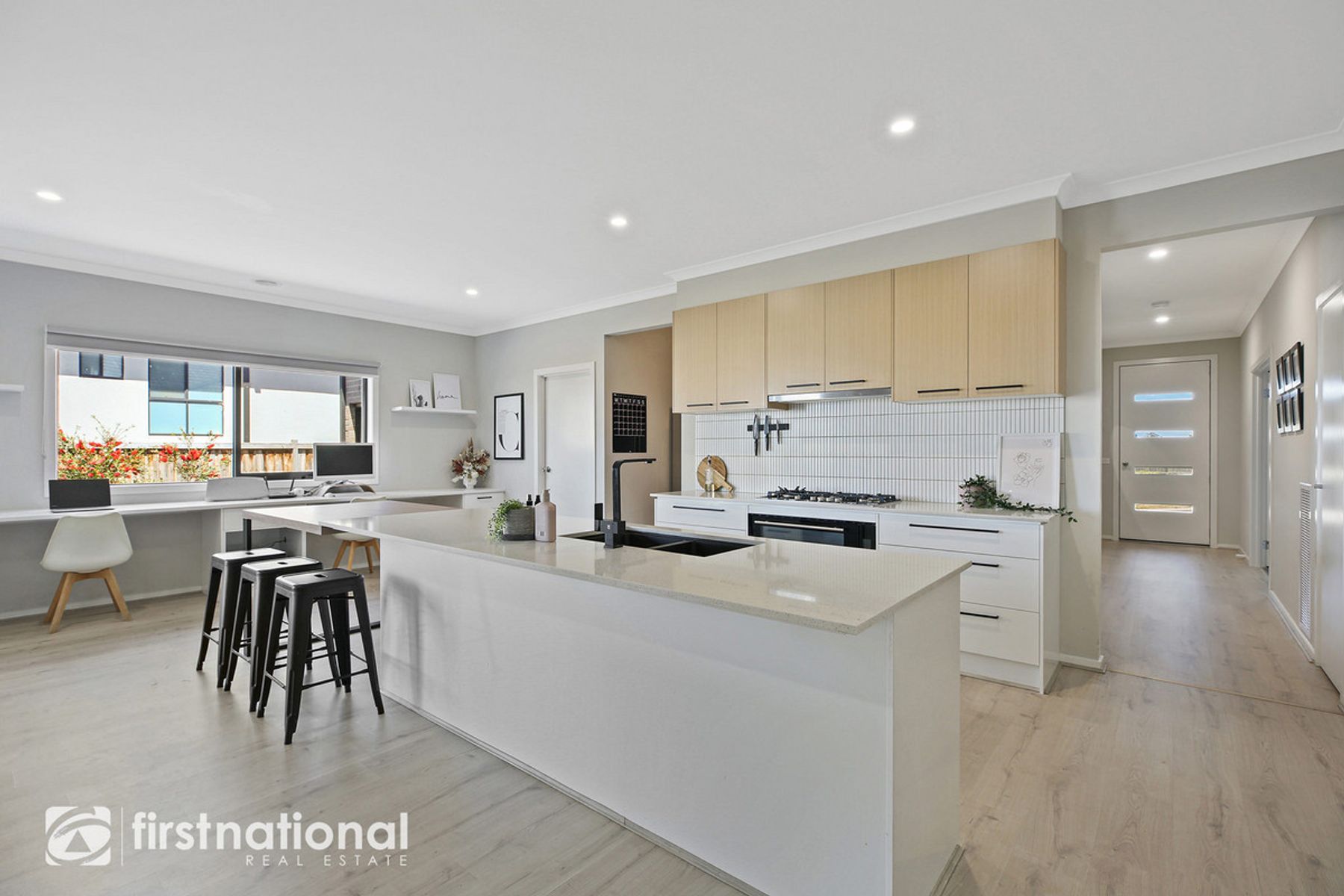 18 Denton Drive, Warragul, VIC 3820, Warragul - Thumbnail 2