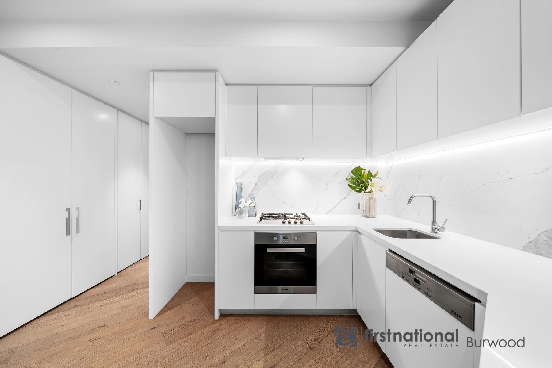 301/77 Queens Road, Melbourne VIC 3004, Melbourne - Thumbnail 4