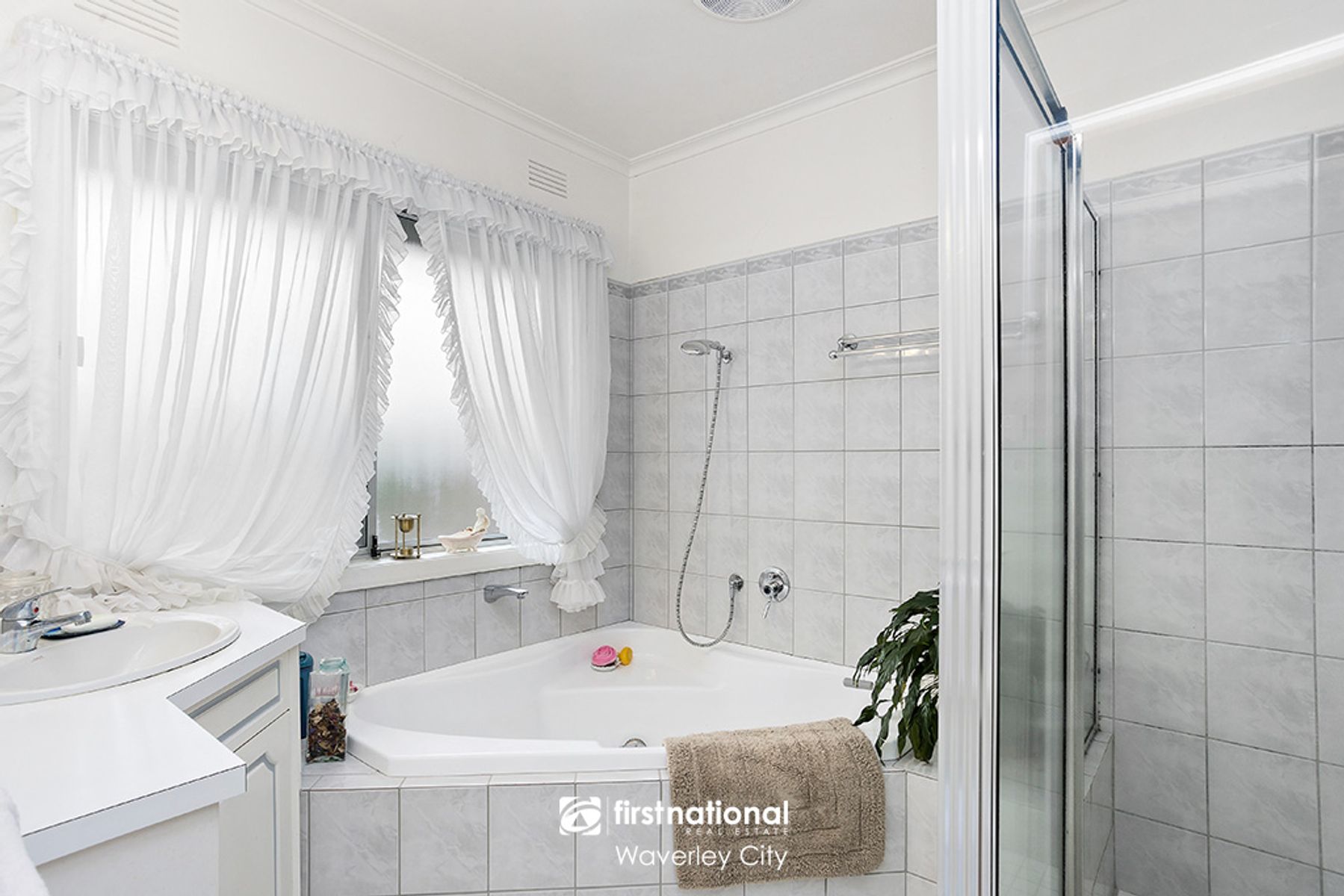 36 Doynton Parade, Mount Waverley VIC 3149, Mount Waverley - Thumbnail 6