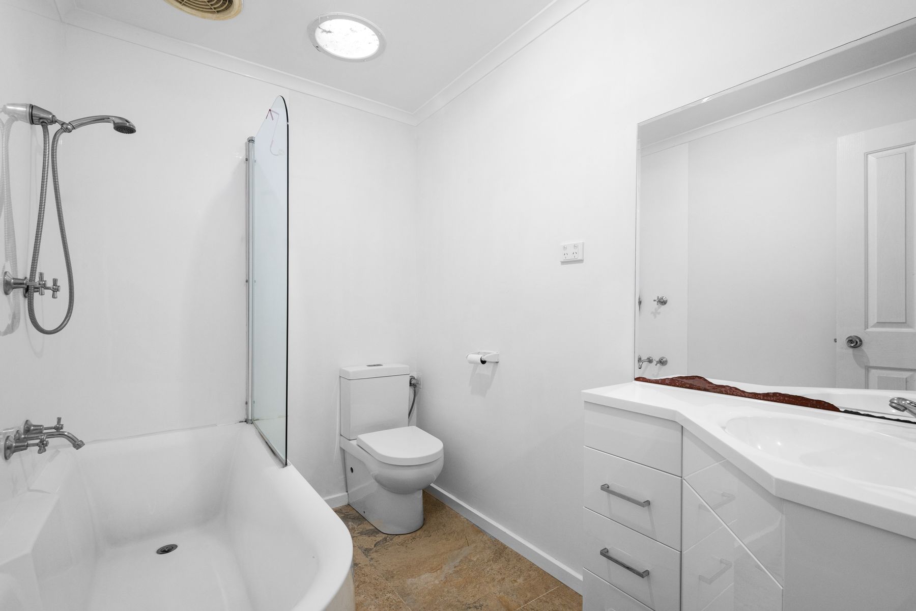 21 Cloverdale Drive, Corio, Corio - Thumbnail 6