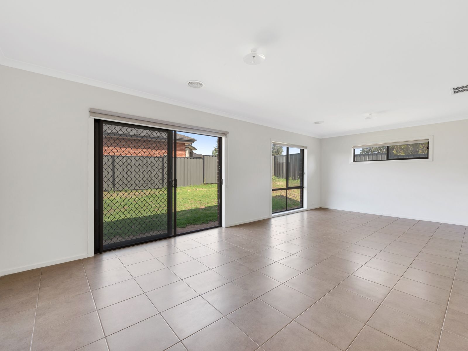 29 Escapade Boulevard, Craigieburn, VIC 3064, Craigieburn - Thumbnail 4