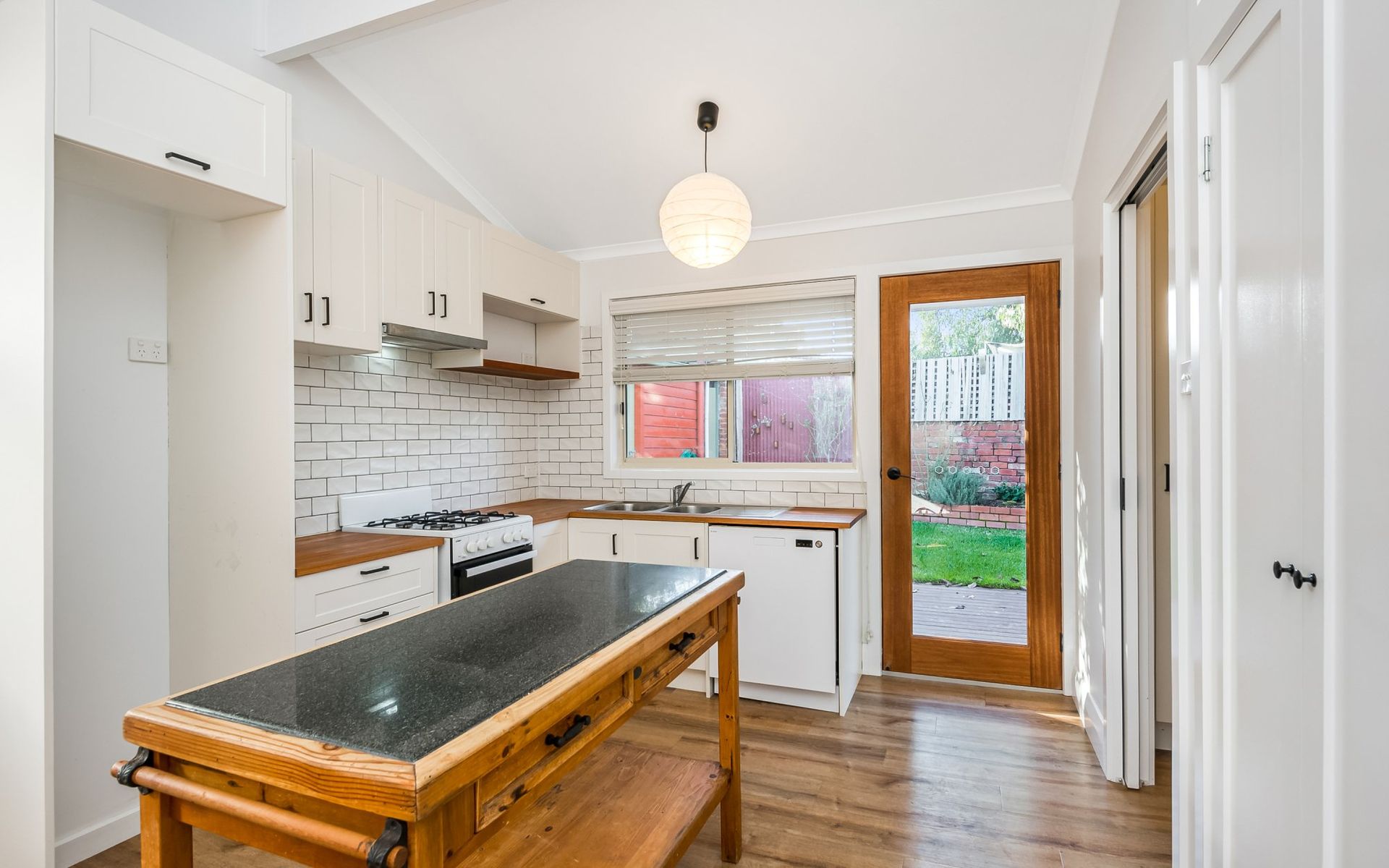 87 Neale Street, Kennington VIC 3550, Kennington - Thumbnail 2