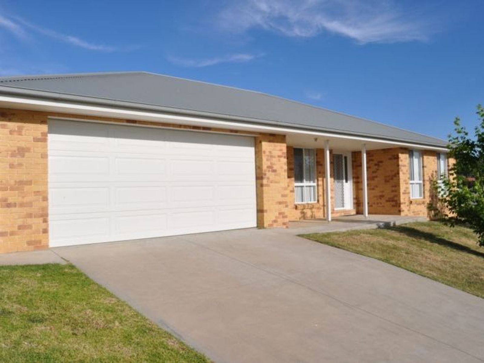 2 Bluegum Close, Kelso NSW 2795 - Image 1
