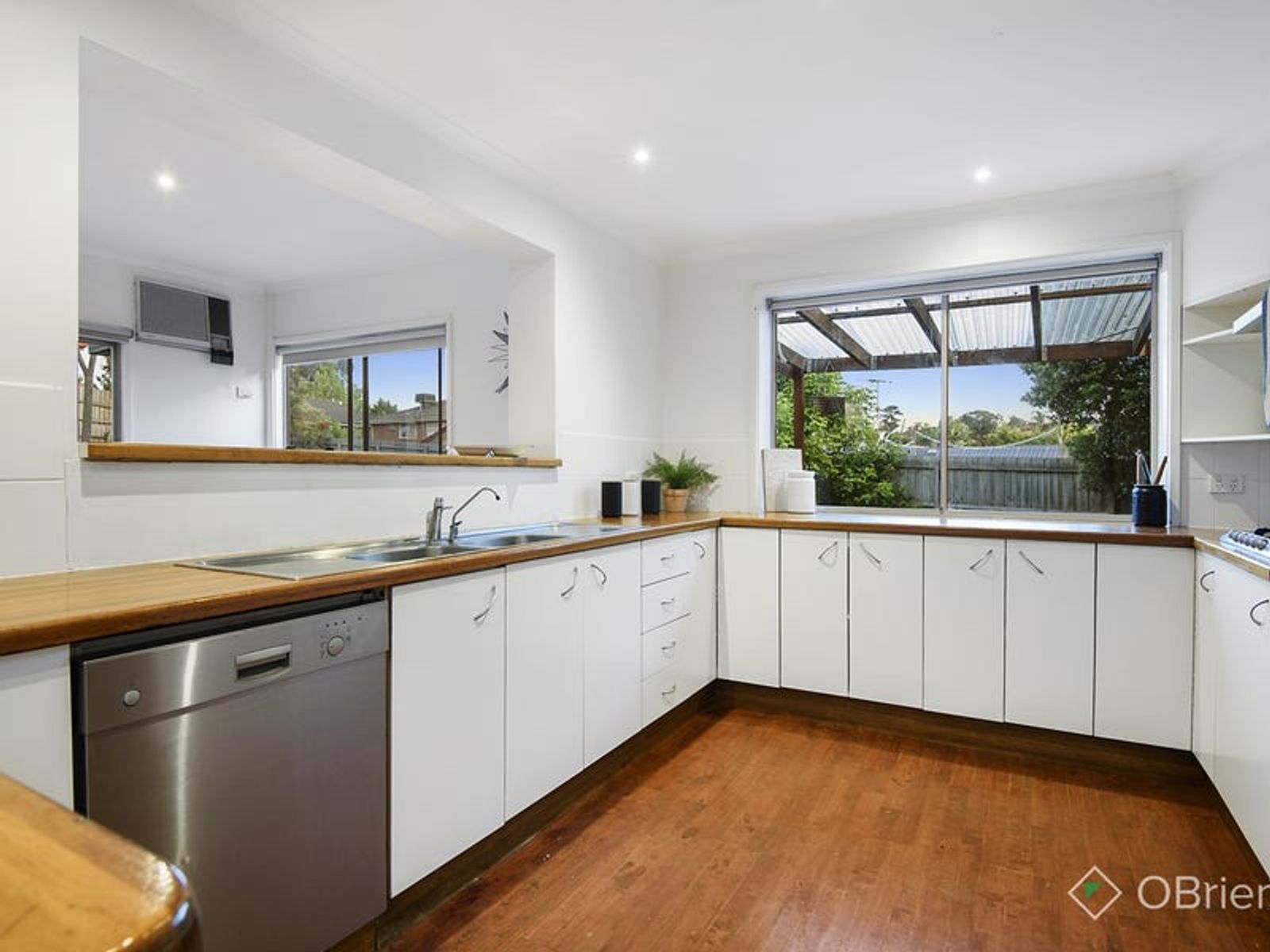 10 Armiston Court, Endeavour Hills, VIC 3802, Endeavour Hills - Thumbnail 3