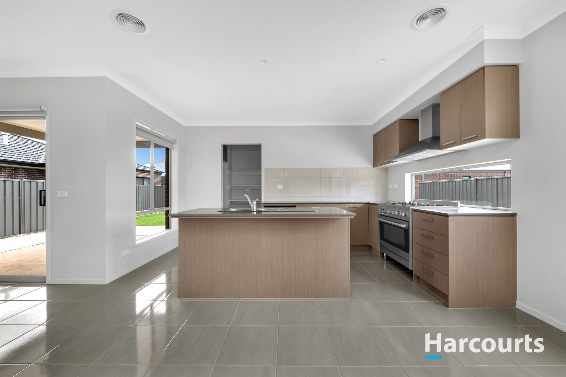 44 Atherstone Boulevard, Strathtulloh, VIC 3338, Strathtulloh - Thumbnail 7