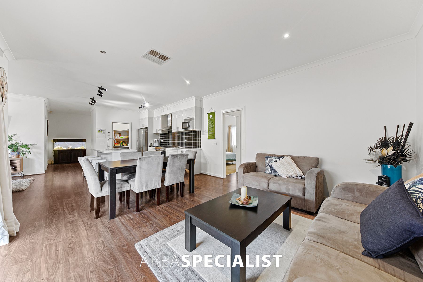 22 Yellow Gum Drive, Pakenham, VIC 3810, Pakenham - Thumbnail 7