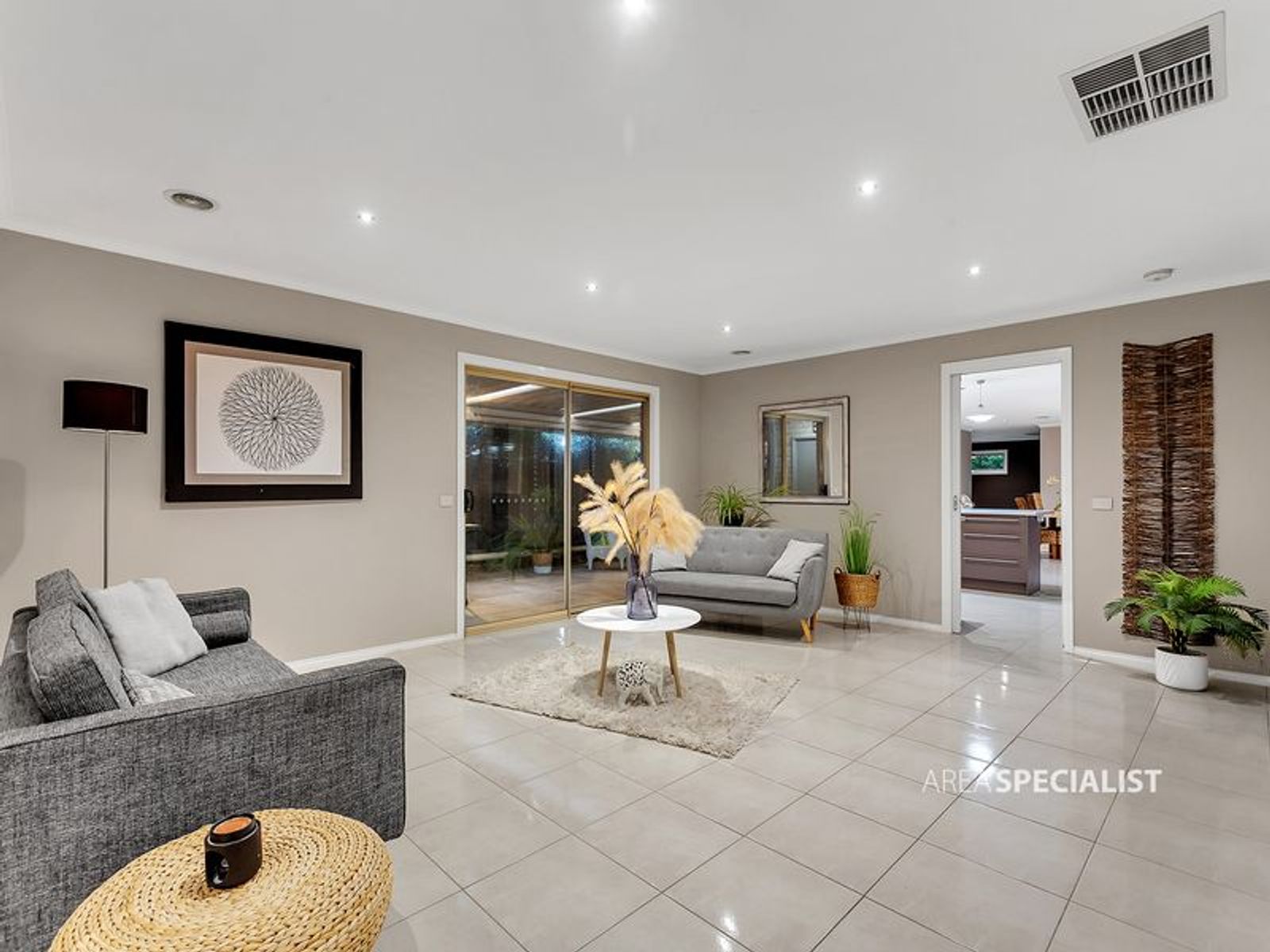 33 Flametree Circuit, Cranbourne, VIC 3977, Cranbourne - Thumbnail 3