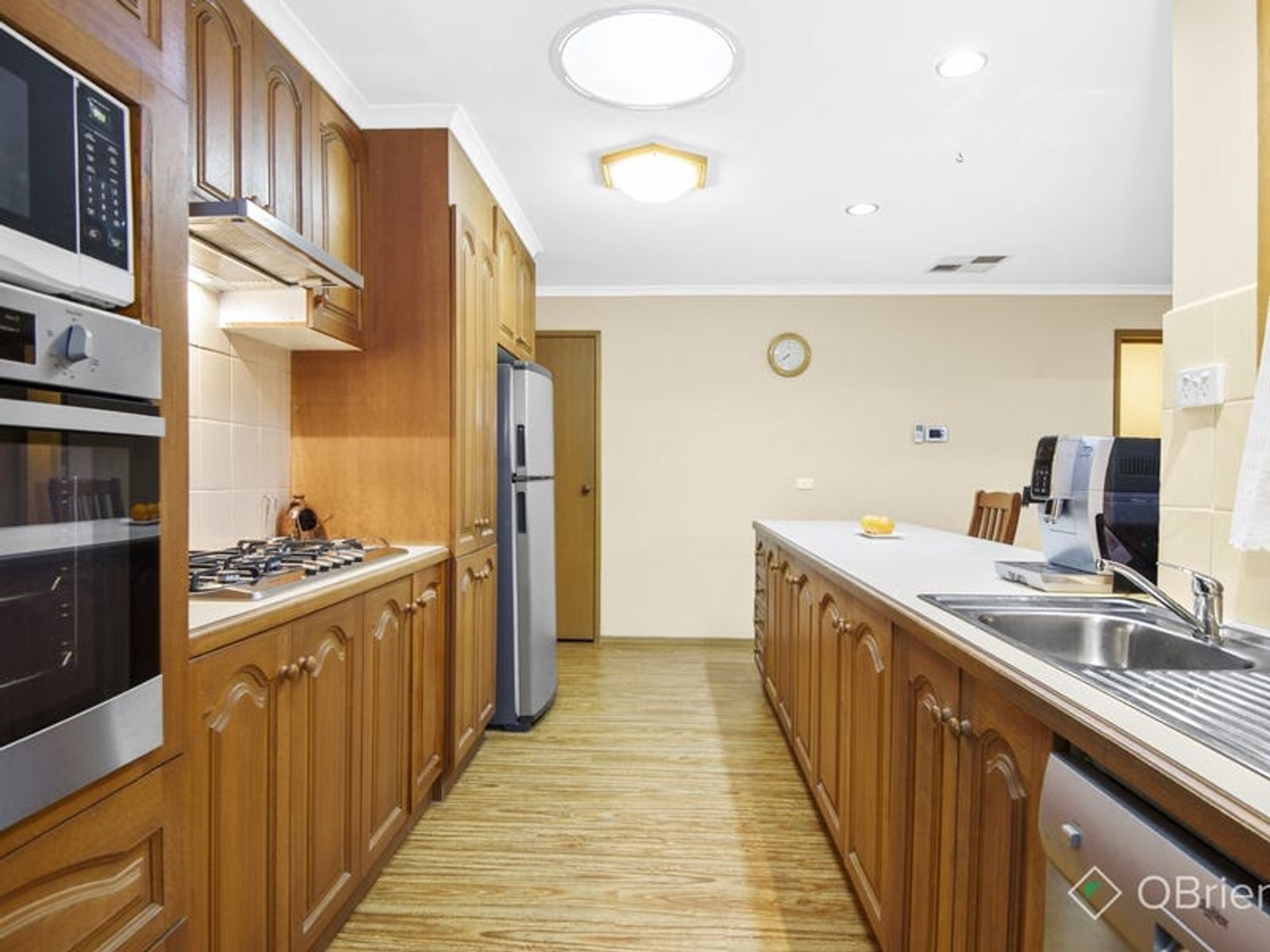 23 Kennington Park Drive, Endeavour Hills, VIC 3802, Endeavour Hills - Thumbnail 3