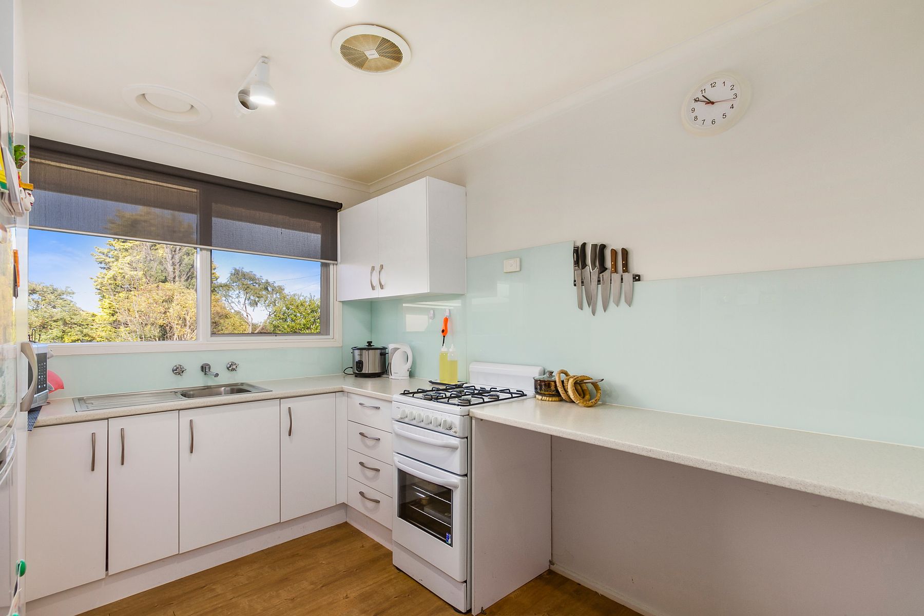 2/10 Armin Street, Scoresby VIC 3179, Scoresby - Thumbnail 3