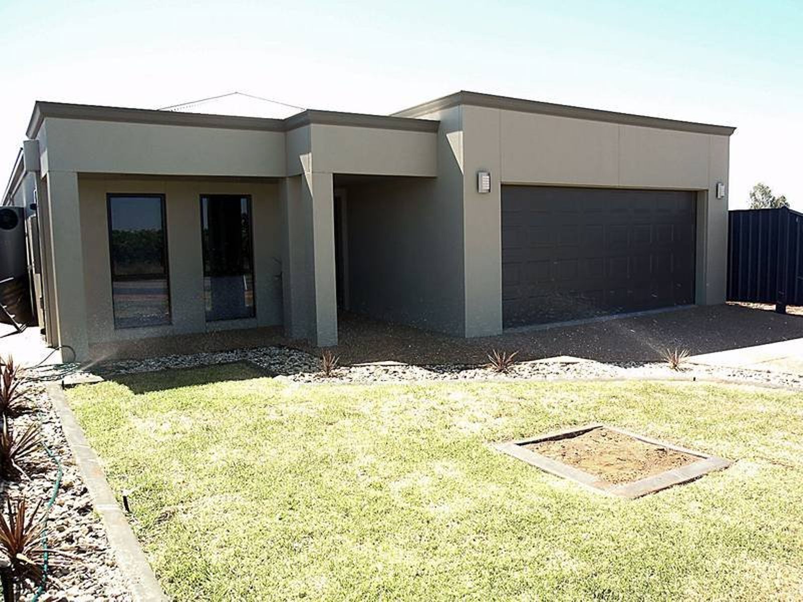 12 Melaleuca Street, Buronga - Image 1