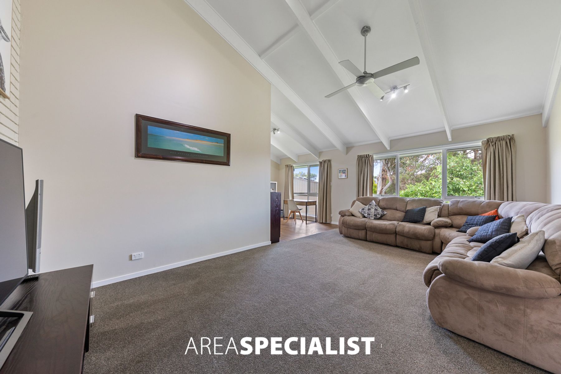 60 Gardenia Street, Pakenham, VIC 3810, Pakenham - Thumbnail 3