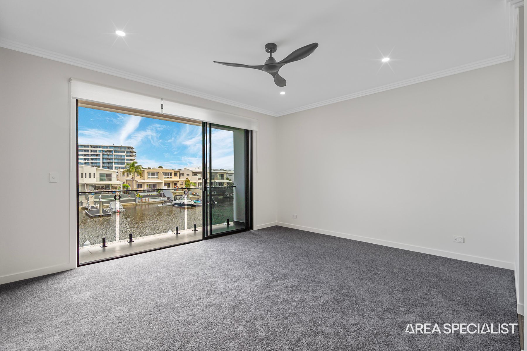 2 8 Middle Quay Dr, Biggera Waters QLD 4216, Alessia Tang(2)