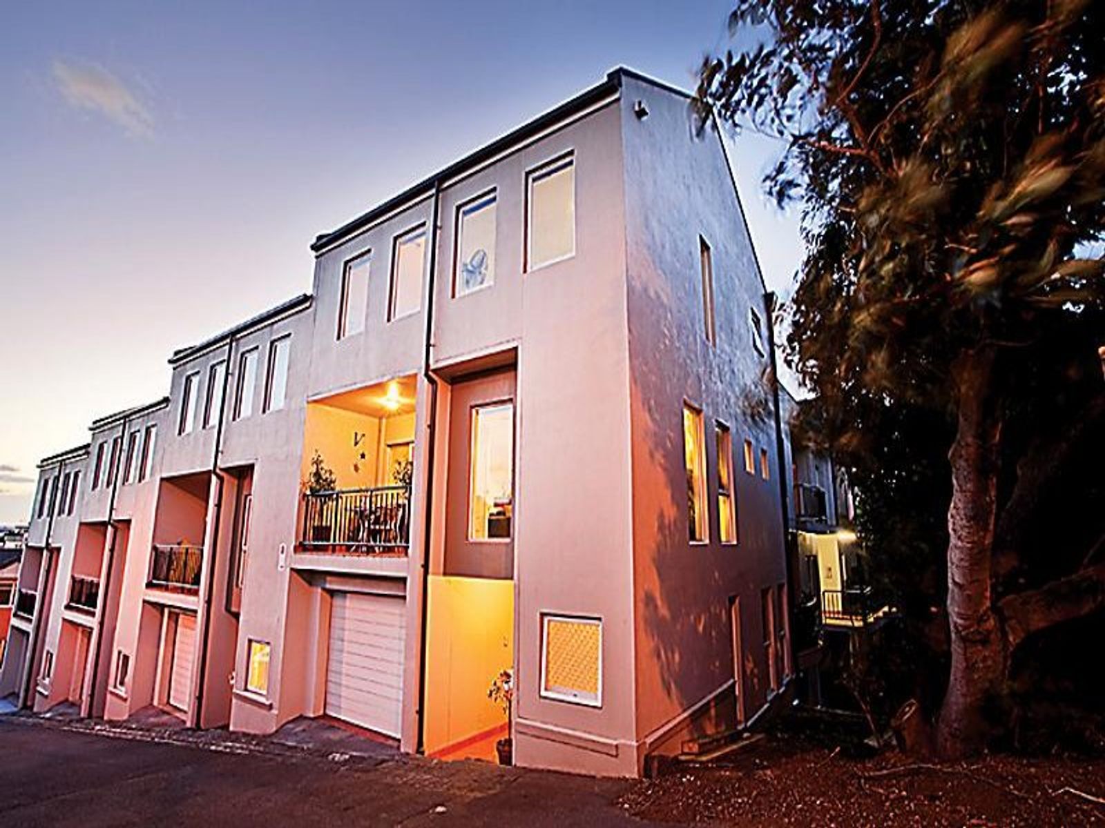 2 Coopers Lane, Kensington, VIC 3031, Kensington - Thumbnail 3