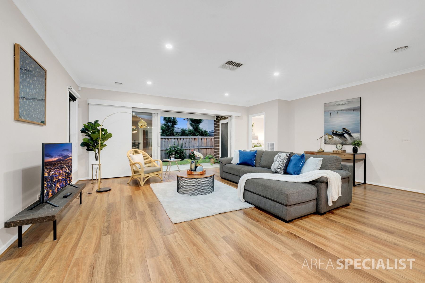 21 Mernoo Avenue, Clyde North, VIC 3978, Clyde North - Thumbnail 4