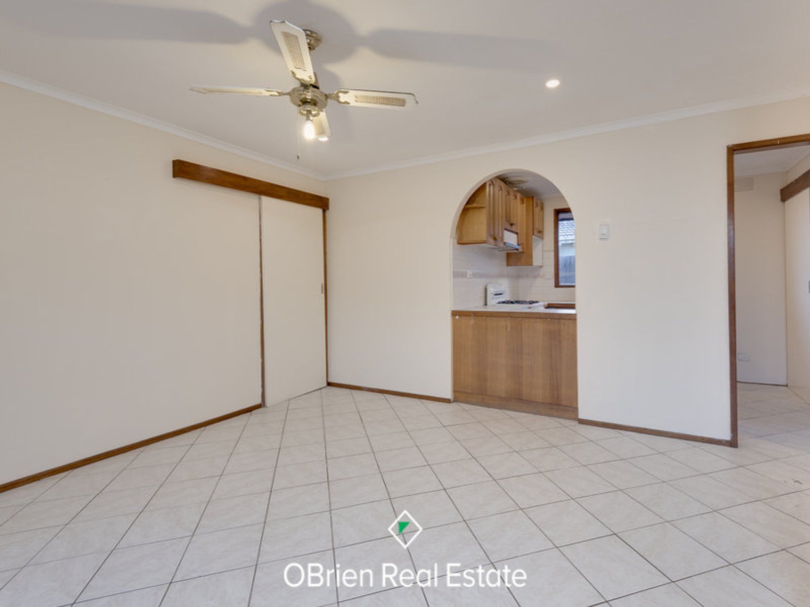 40 Ravenhill Crescent, Endeavour Hills, VIC 3802, Endeavour Hills - Thumbnail 3