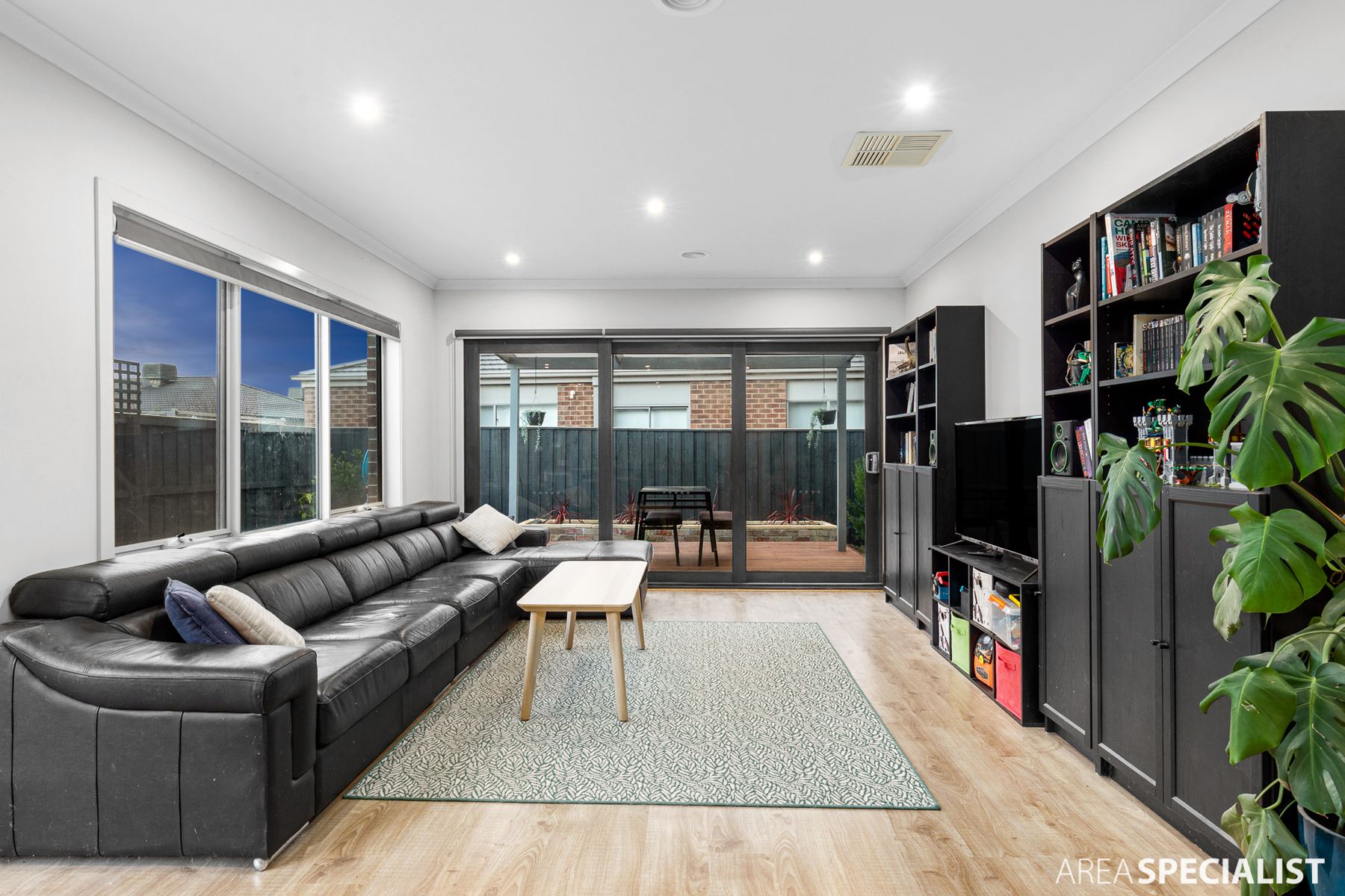 29 Allunga Way, Werribee, VIC 3030, Werribee - Thumbnail 7