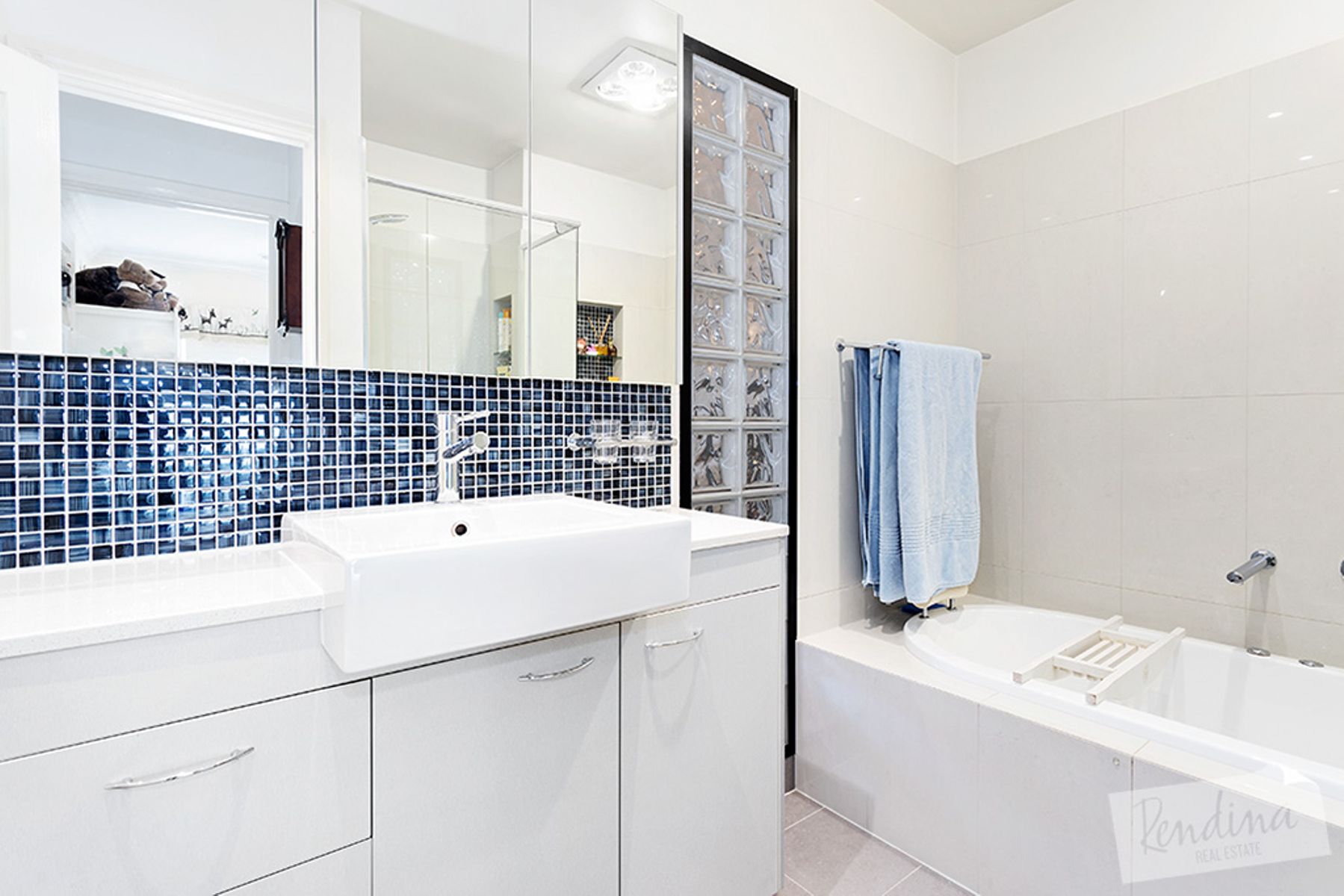 21 The Crescent, Kensington - Thumbnail 7