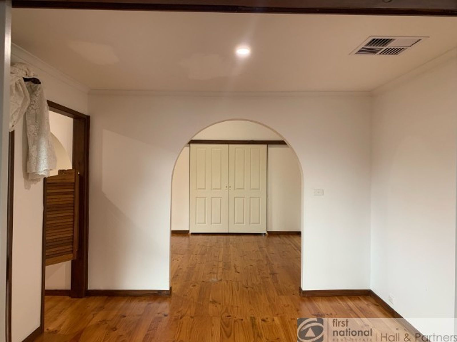 6 Nyora Close, Endeavour Hills VIC 3802, Endeavour Hills - Thumbnail 3