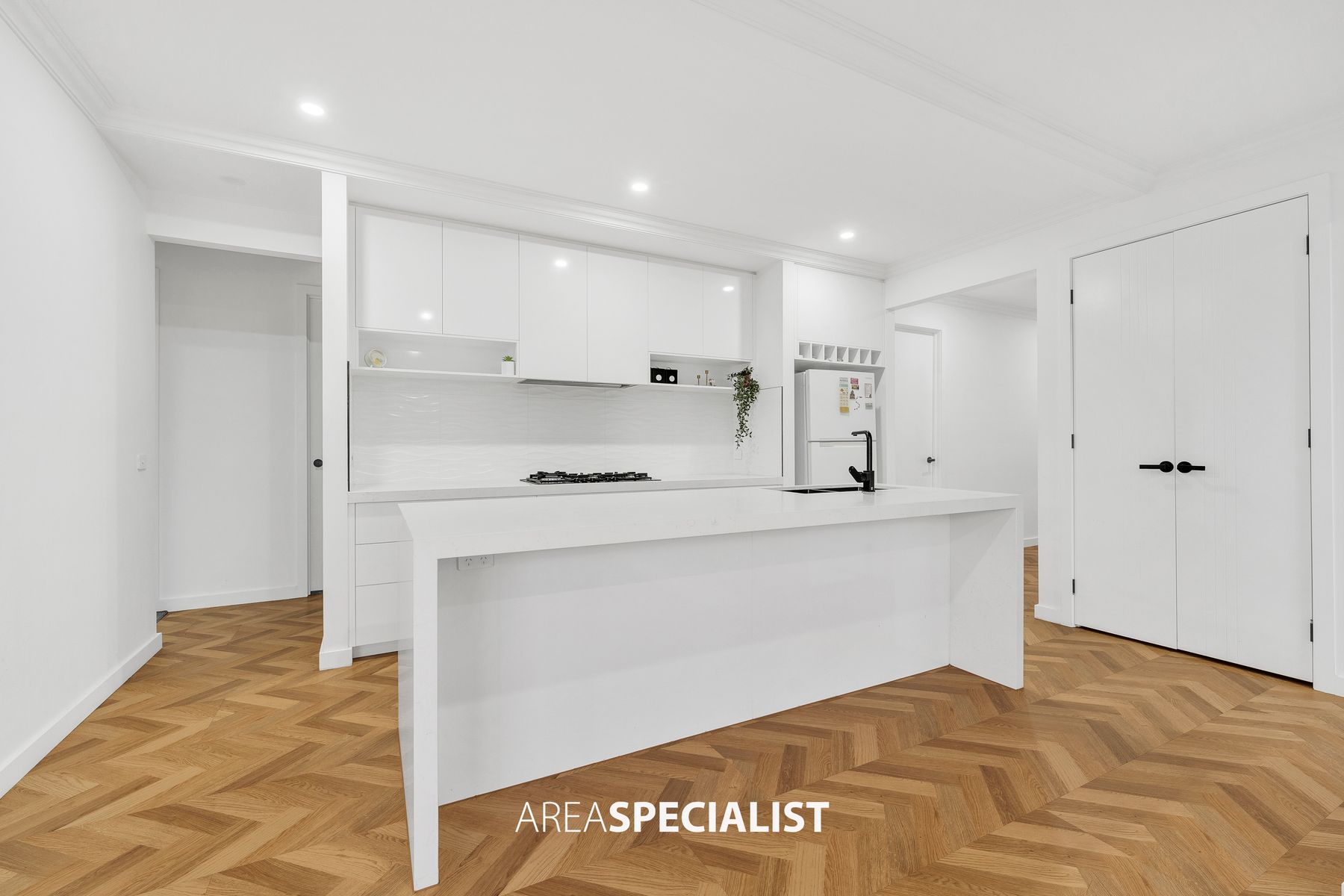 47 Villa Doria Drive, Clyde North, Clyde North - Thumbnail 6