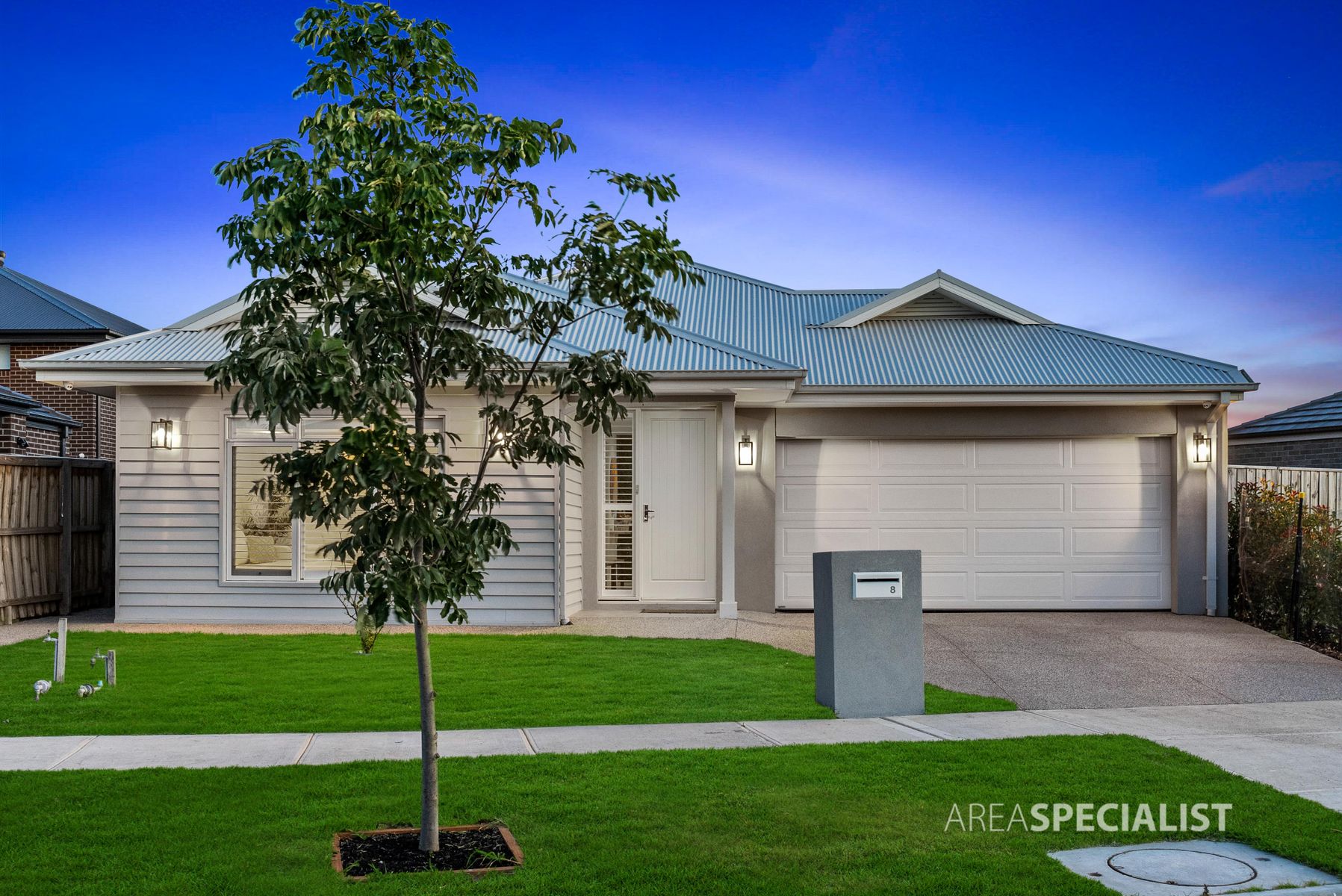 8 Sugarloaf Grove, Werribee, VIC 3030, Werribee - Thumbnail 4
