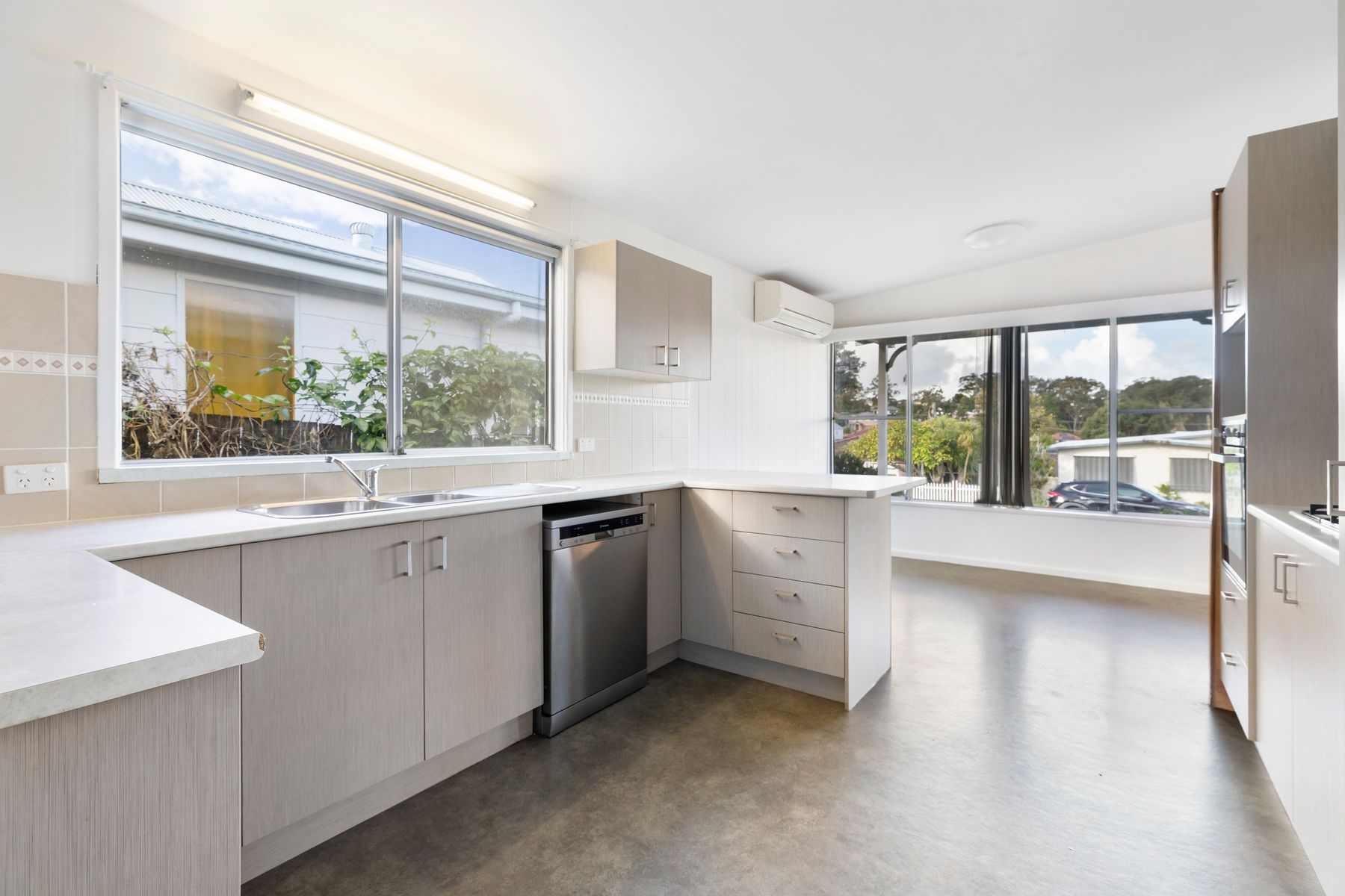 17 Prince Street, Fennell Bay NSW 2283, Fennell Bay - Thumbnail 2