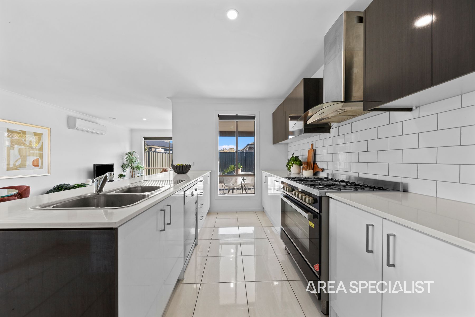 74 Pinnacle Drive, Pakenham, VIC 3810, Pakenham - Thumbnail 4