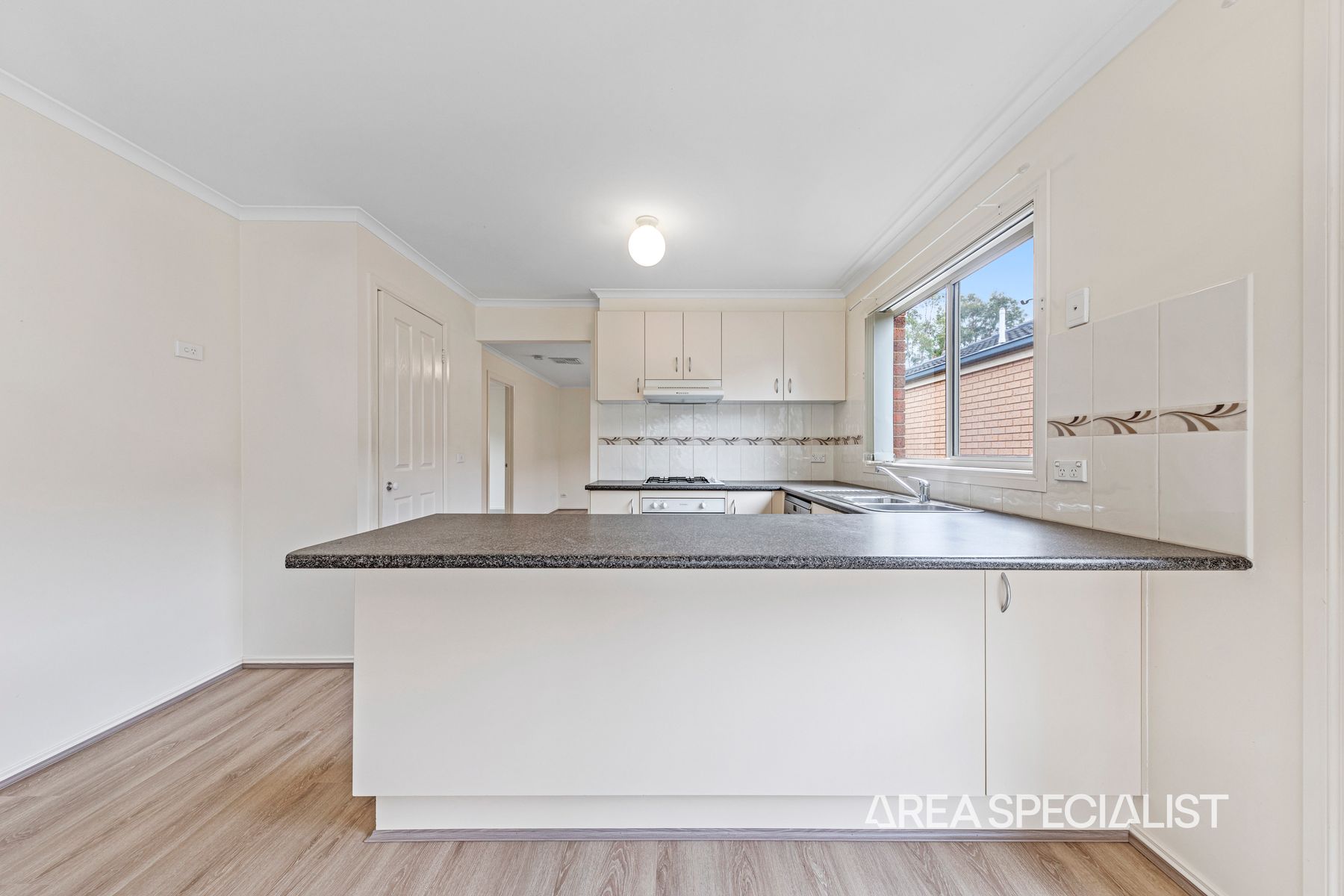 8A Sir Thomas Drive, Pakenham, VIC 3810, Pakenham - Thumbnail 8
