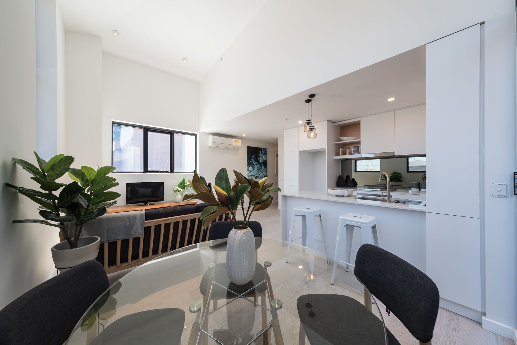 607/Bond Quarter, West Melbourne - Thumbnail 4