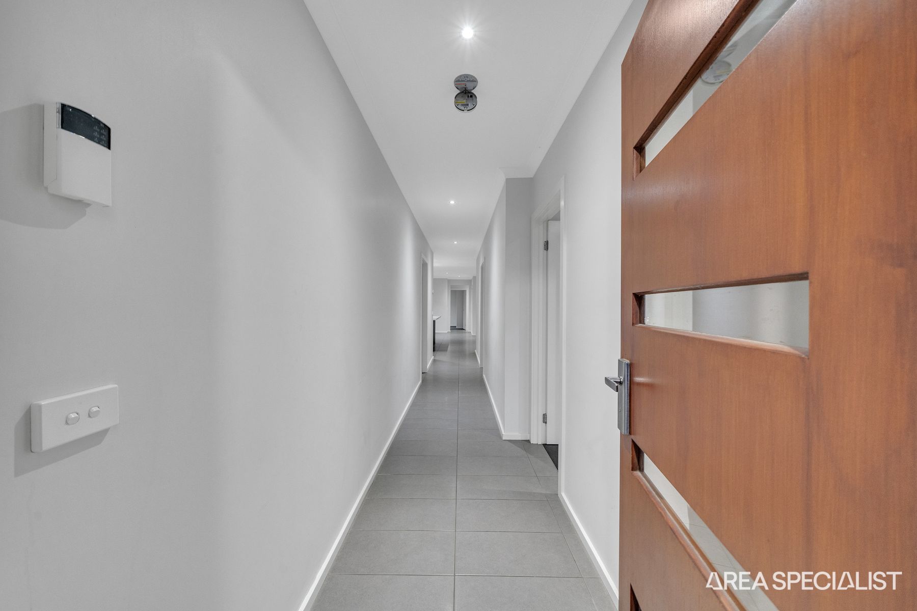 19 Shipwright Parade, Werribee, VIC 3030, Werribee - Thumbnail 3