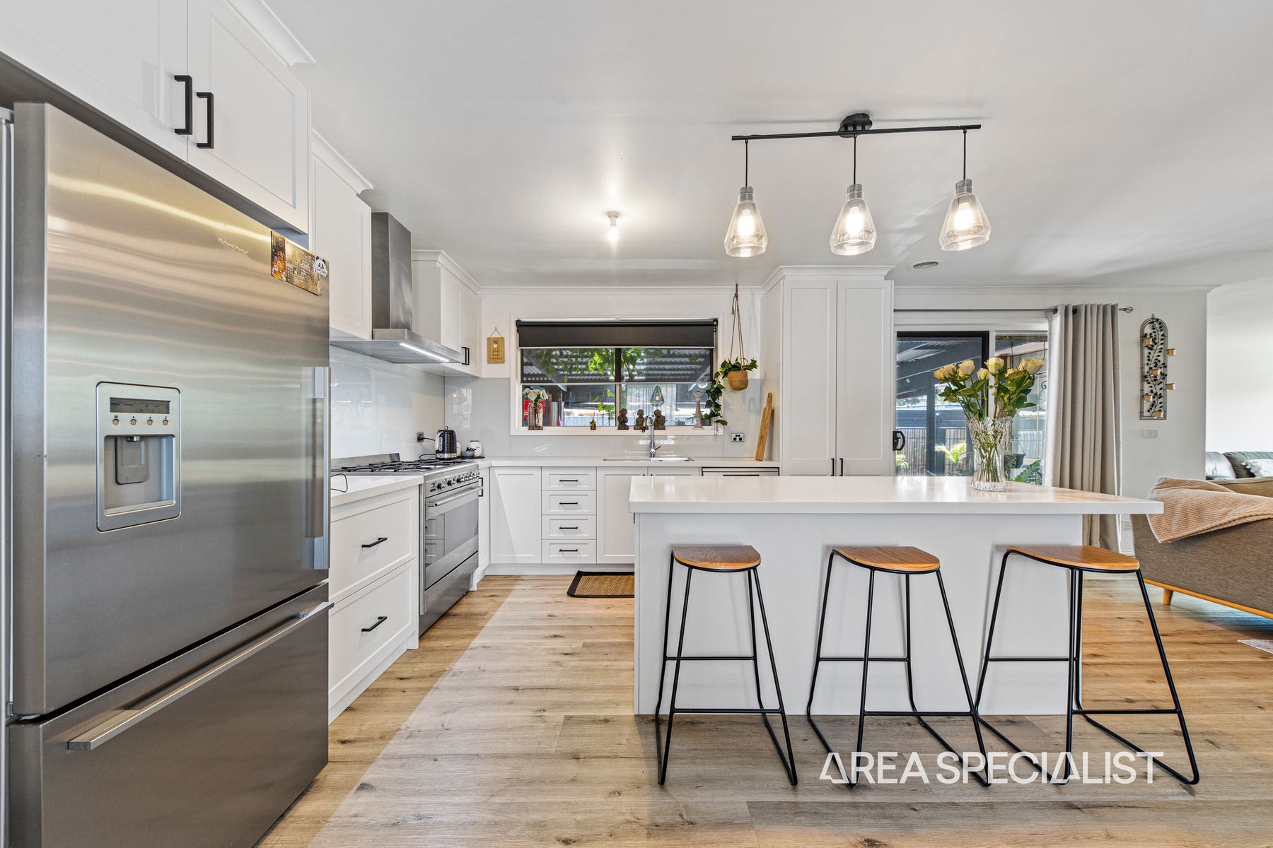 49 Sybella Avenue, Koo Wee Rup, VIC 3981, Koo Wee Rup - Thumbnail 3